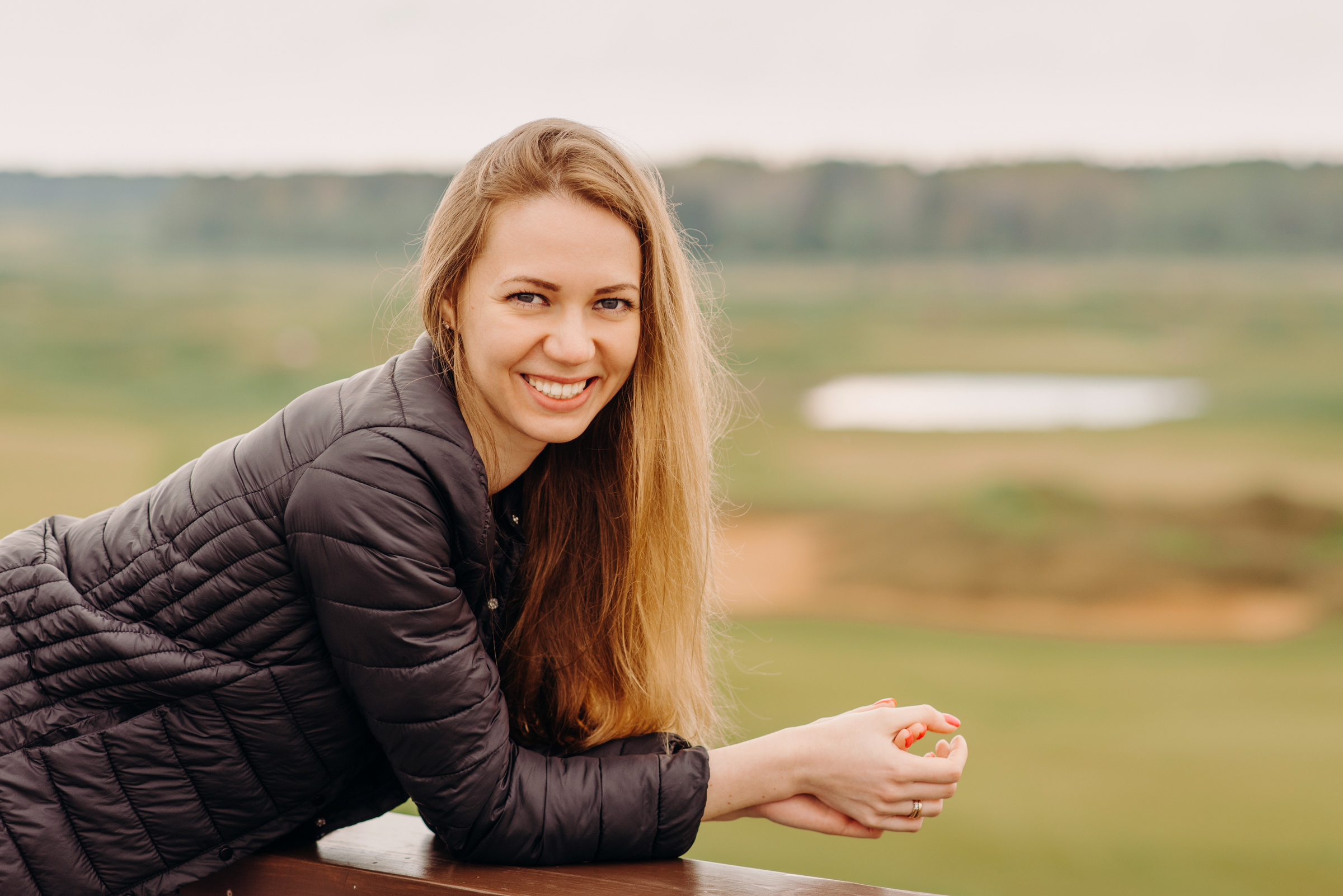 фотосъёмка лавстори в гольф клубе, фотосессия для пар