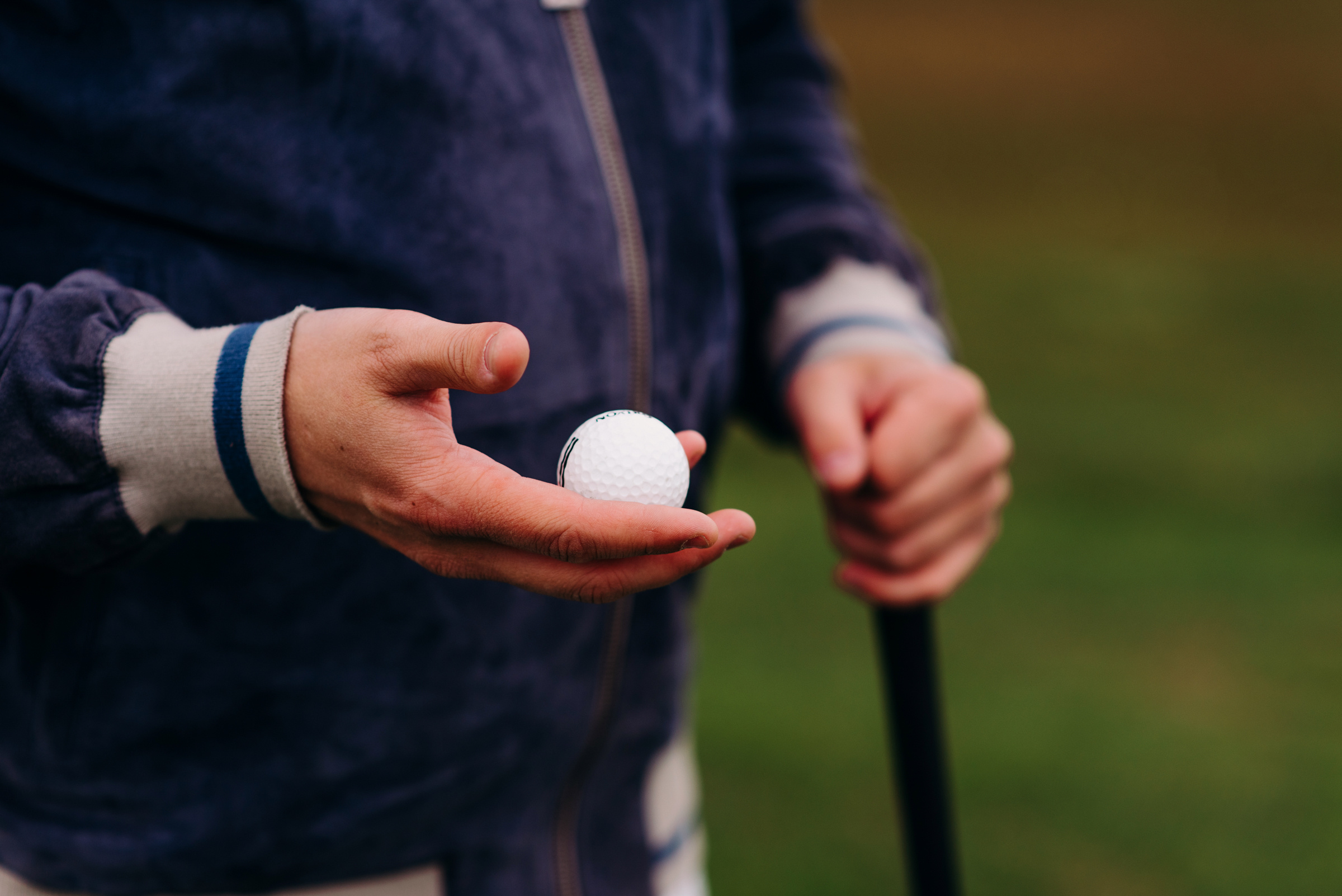 фотосъёмка лавстори в гольф клубе, фотосессия для пар