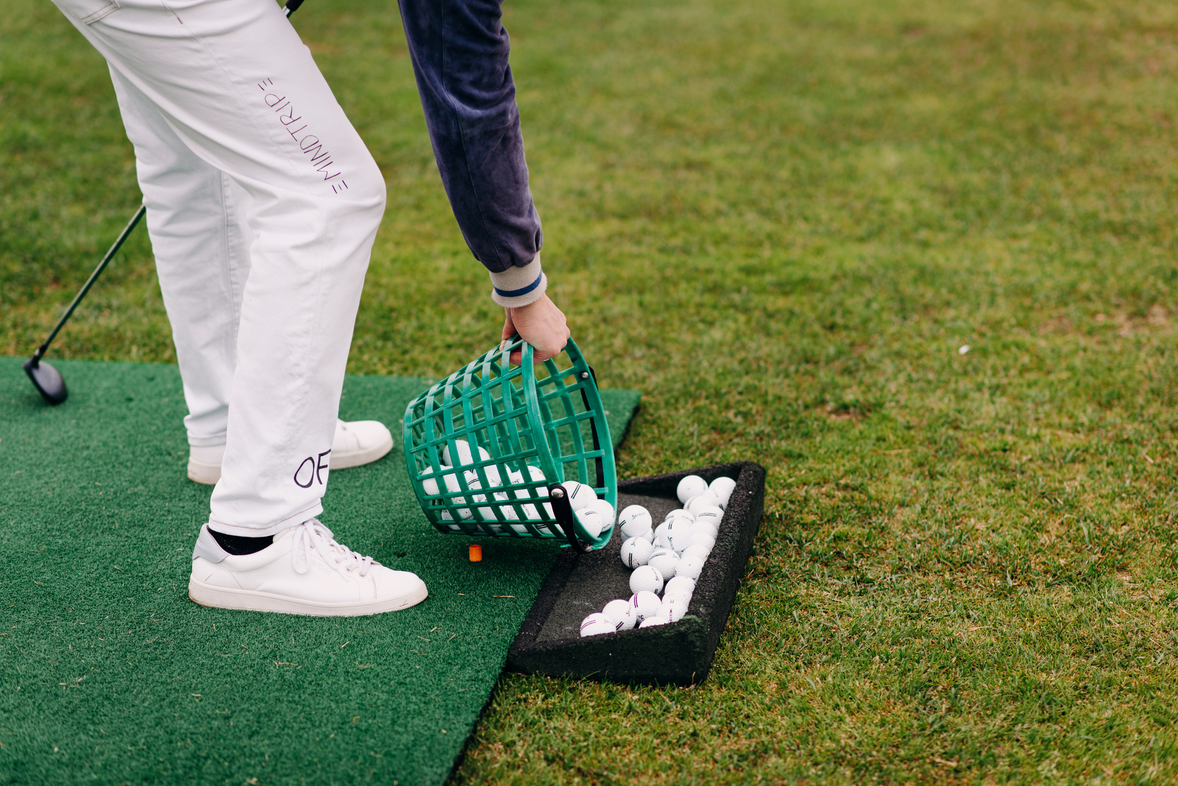 фотосъёмка лавстори в гольф клубе, фотосессия для пар