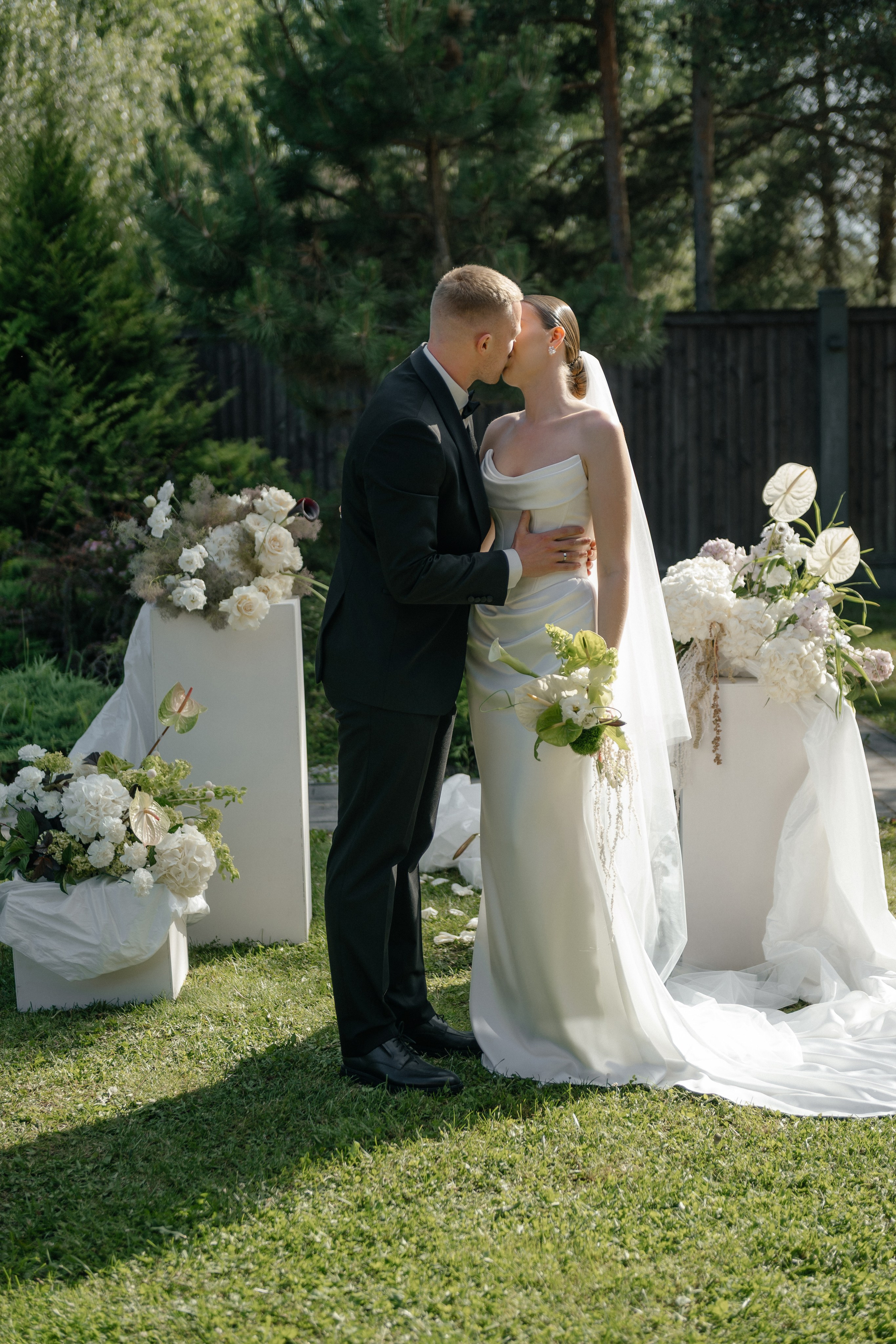 Wedding day in DELICE CHALET. Wedding PHOTOGRAPHER Andrew Vnukov