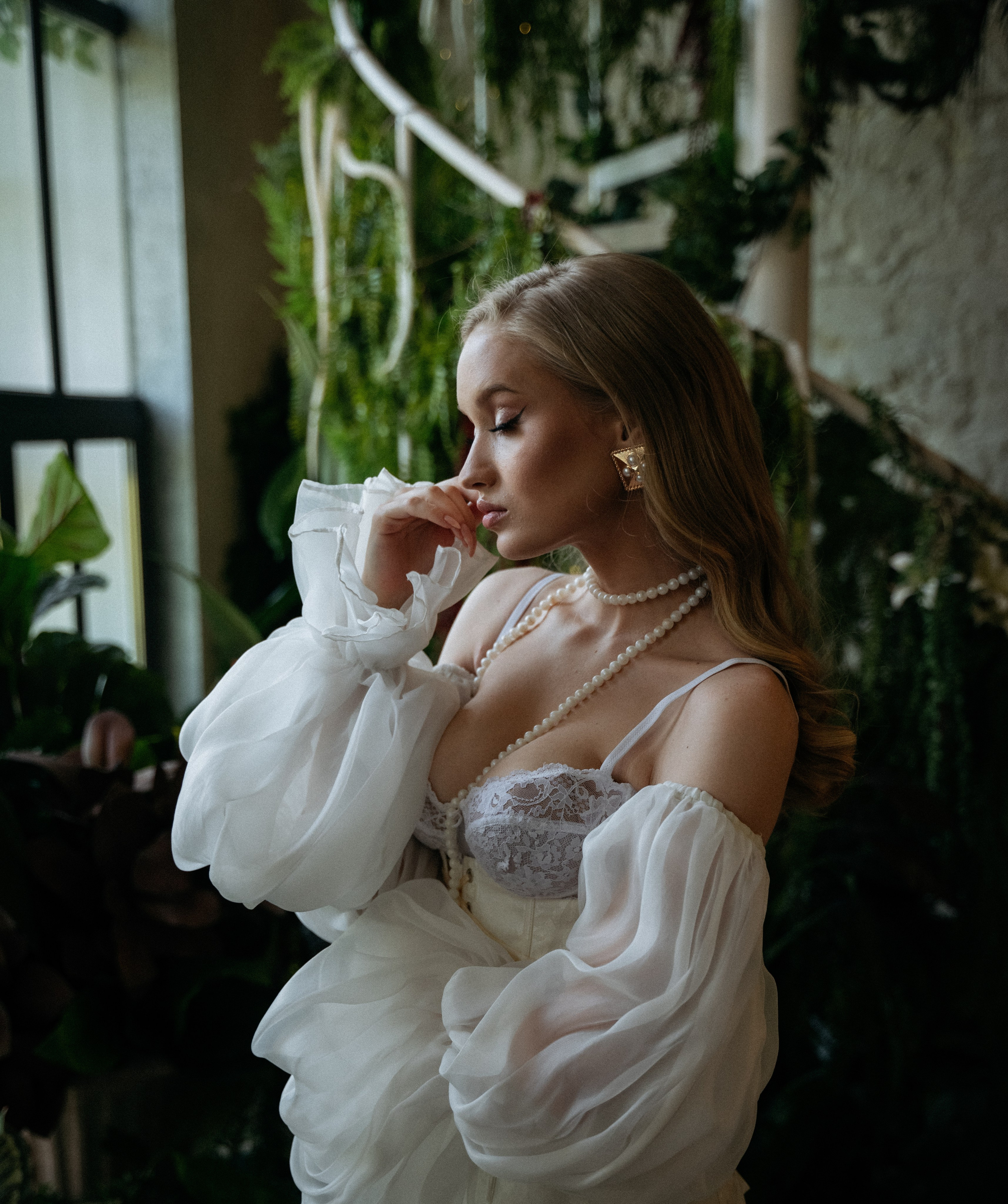 Невеста на пикнике в замке