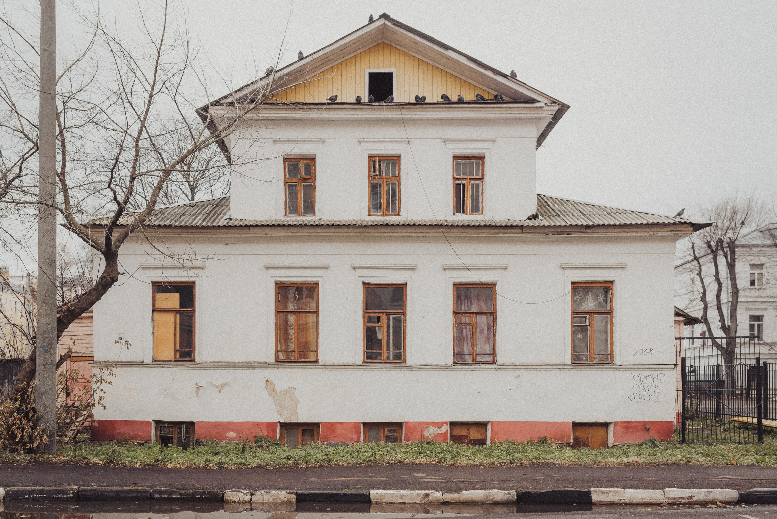 Проект #улицыгорода. Ярославль, улица Волкова. Документальный фотограф Илья Тихановский