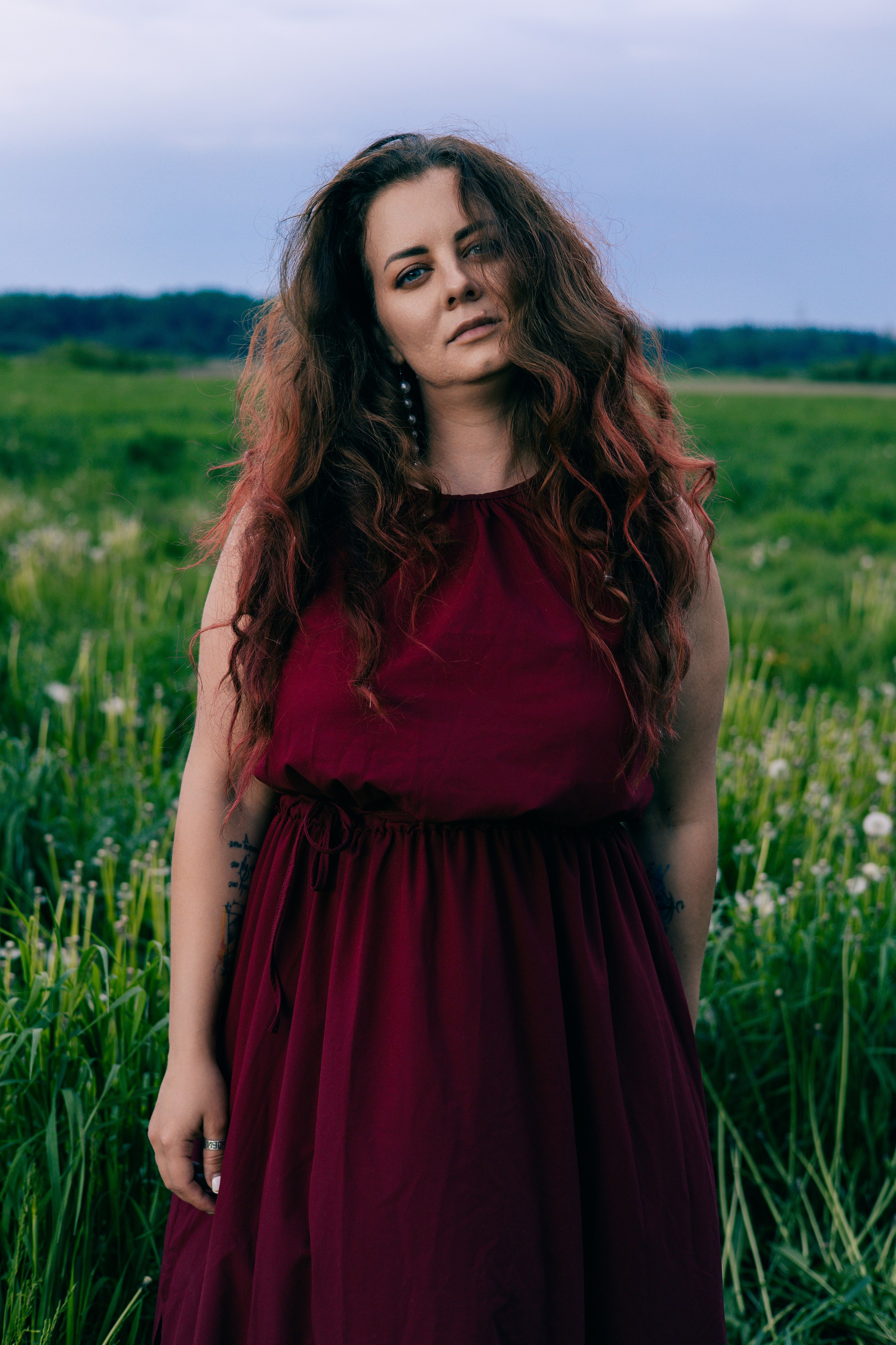 Аня в поле. Репортажный фотограф Алёна Кантемирова