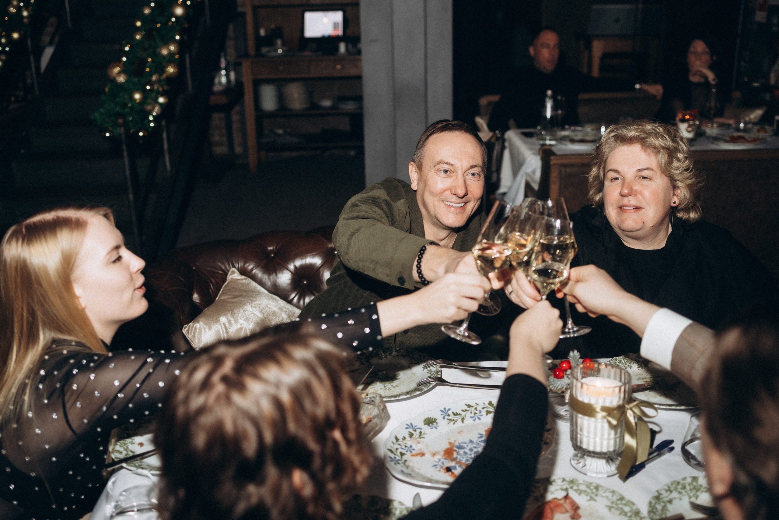 Новогодний корпоратив ресторан Рибай. Фотограф Артем Бросов в Санкт-Петербурге и Дубае