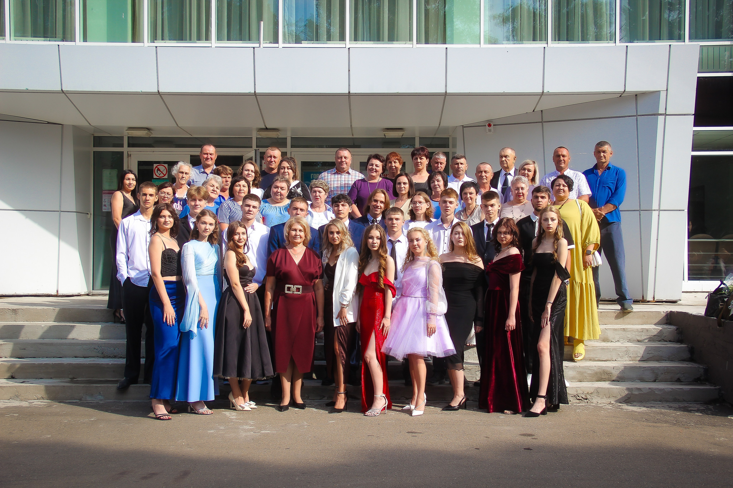 9-11 классы СЪЁМКИ ВЫПУСКНЫХ И ПОСЛЕДНИХ ЗВОНКОВ. Выпускные альбомы для школ и Детских садов в Барнауле /Выпускные/Свадебные/Детские/Семейные и др. виды съёмок /Фотограф Вера Валейко