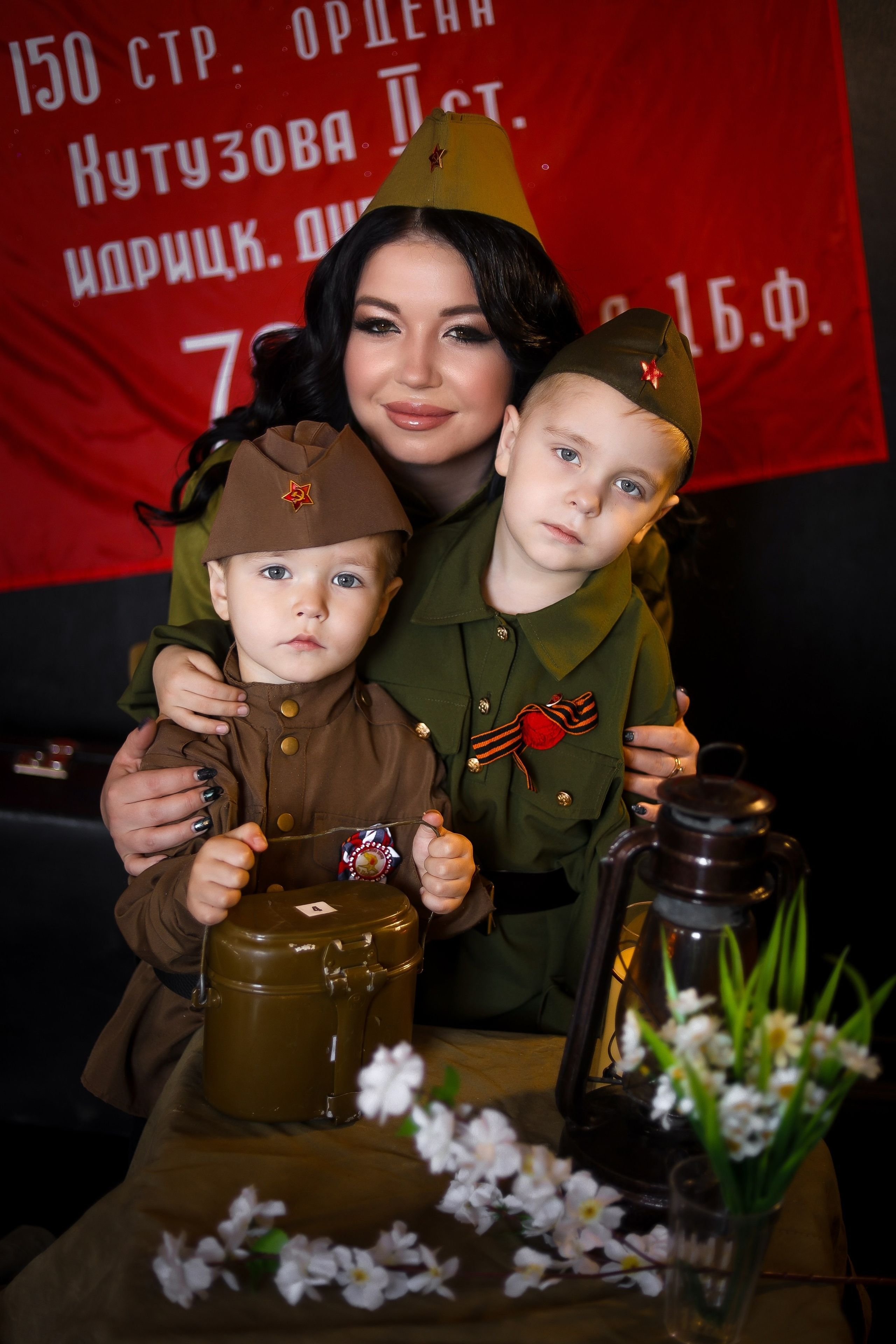 Семейные фотосессии студийные; новогодние, тематические, домашние и тд. Выпускные альбомы для школ и Детских садов в Барнауле /Выпускные/Свадебные/Детские/Семейные и др. виды съёмок /Фотограф Вера Валейко