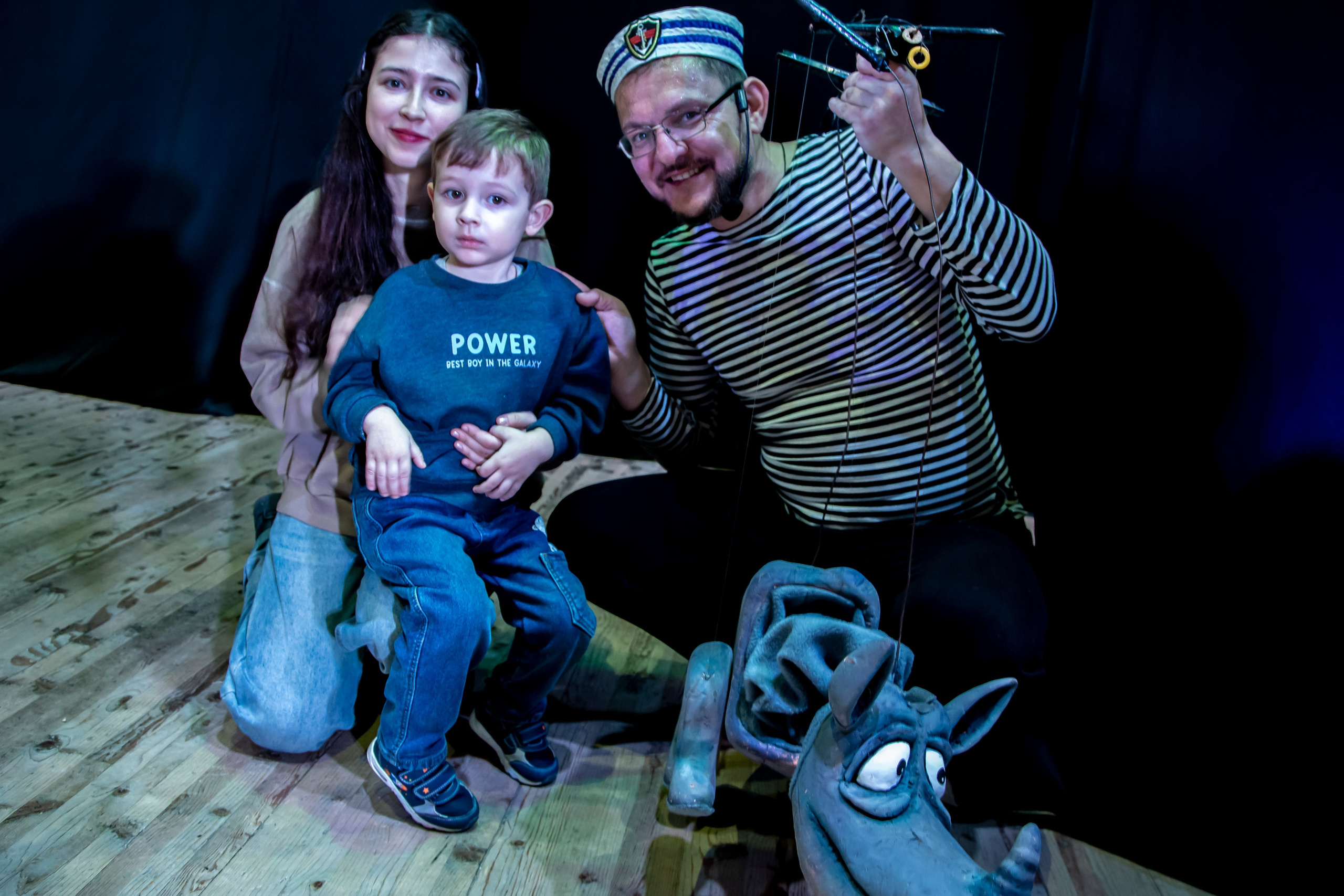 Жирафа и носорог спектакль театра Саквояж. Фотограф в Сочи Юрий Шептаев