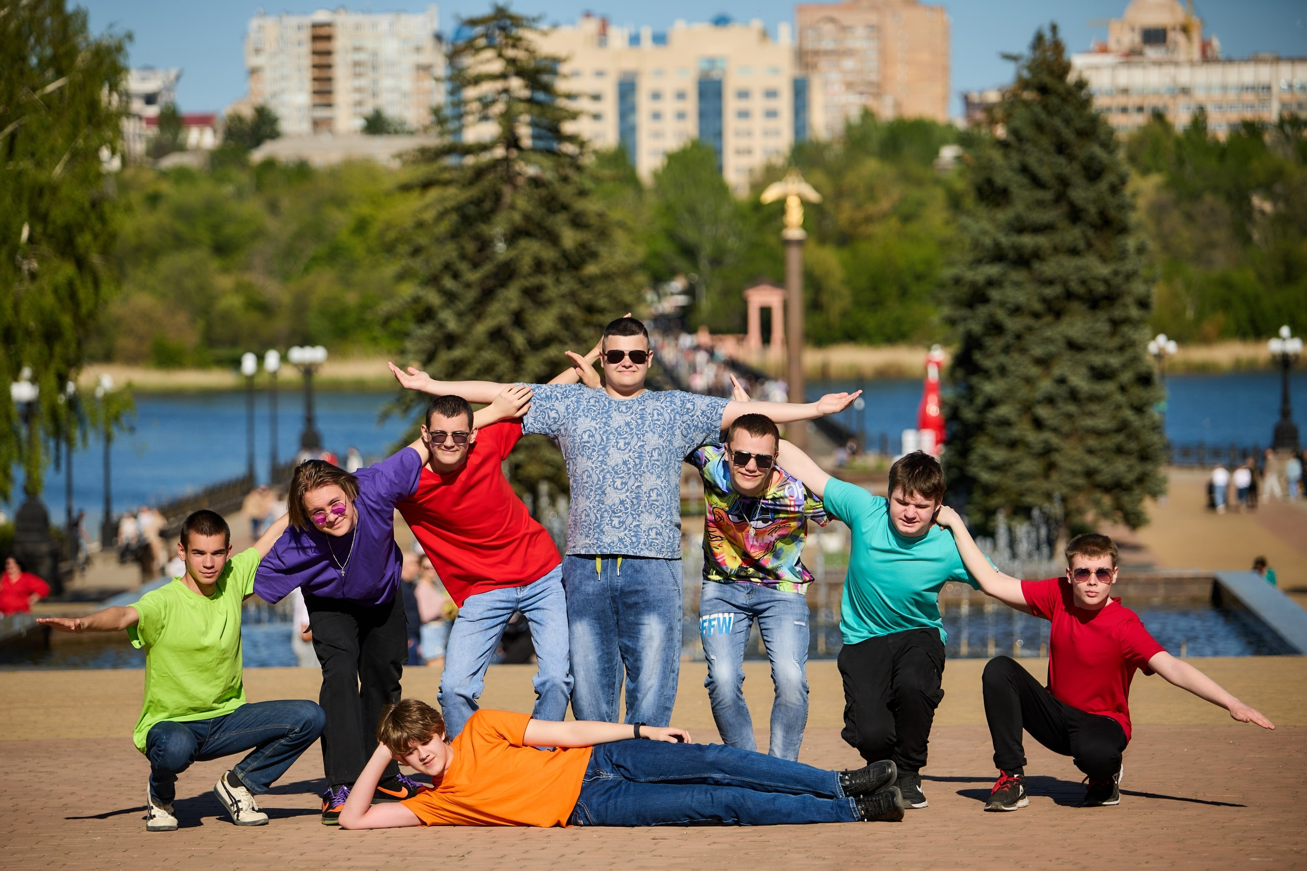 ШКОЛЬНИКИ. ПАРК ЩЕРБАКОВА. Фотограф Татаринов Андрей (Донецк / Макеевка)