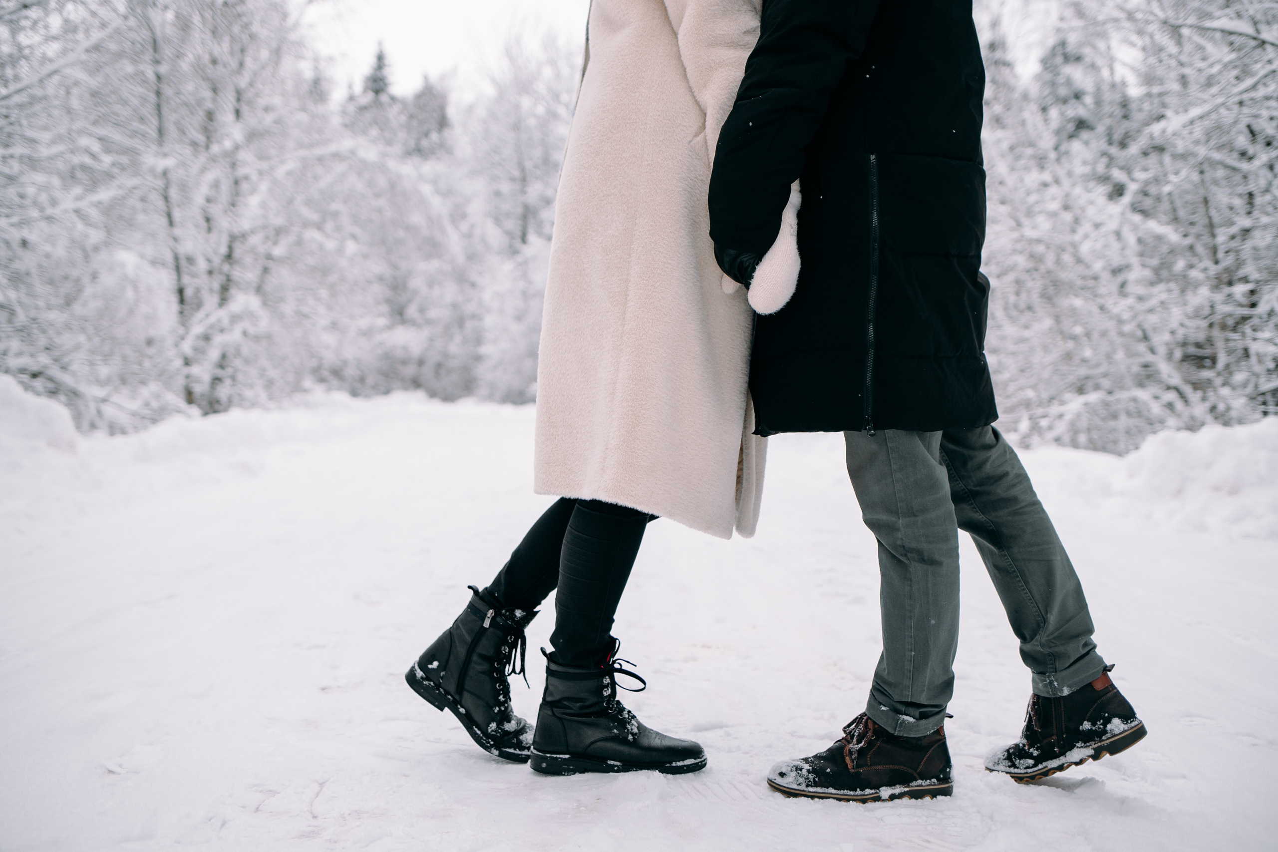 Любовь в заснеженном лесу. Портретный фотограф в Минске Анна Волейко