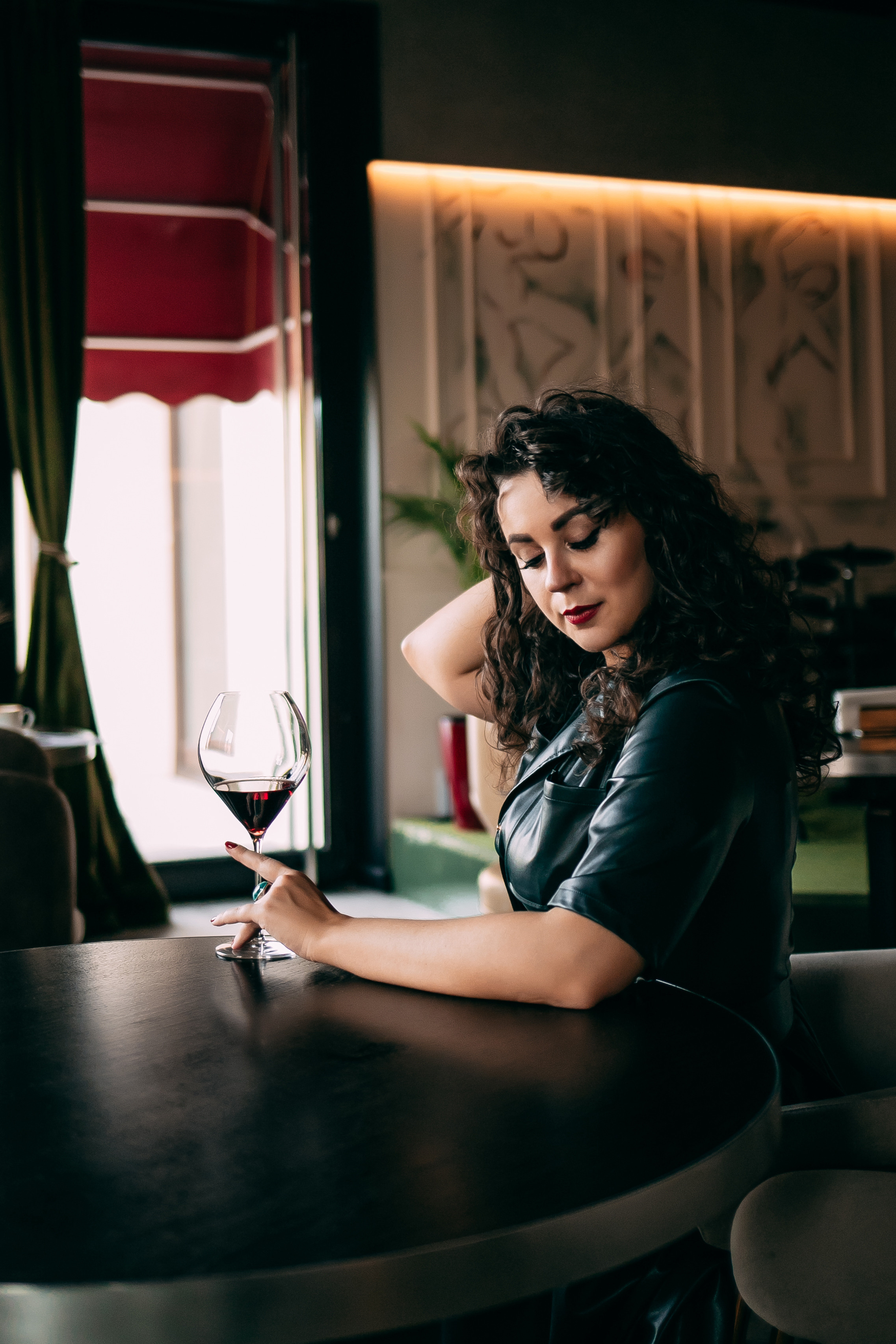 Портрет для винного блогера. Портретный фотограф в Минске Анна Волейко