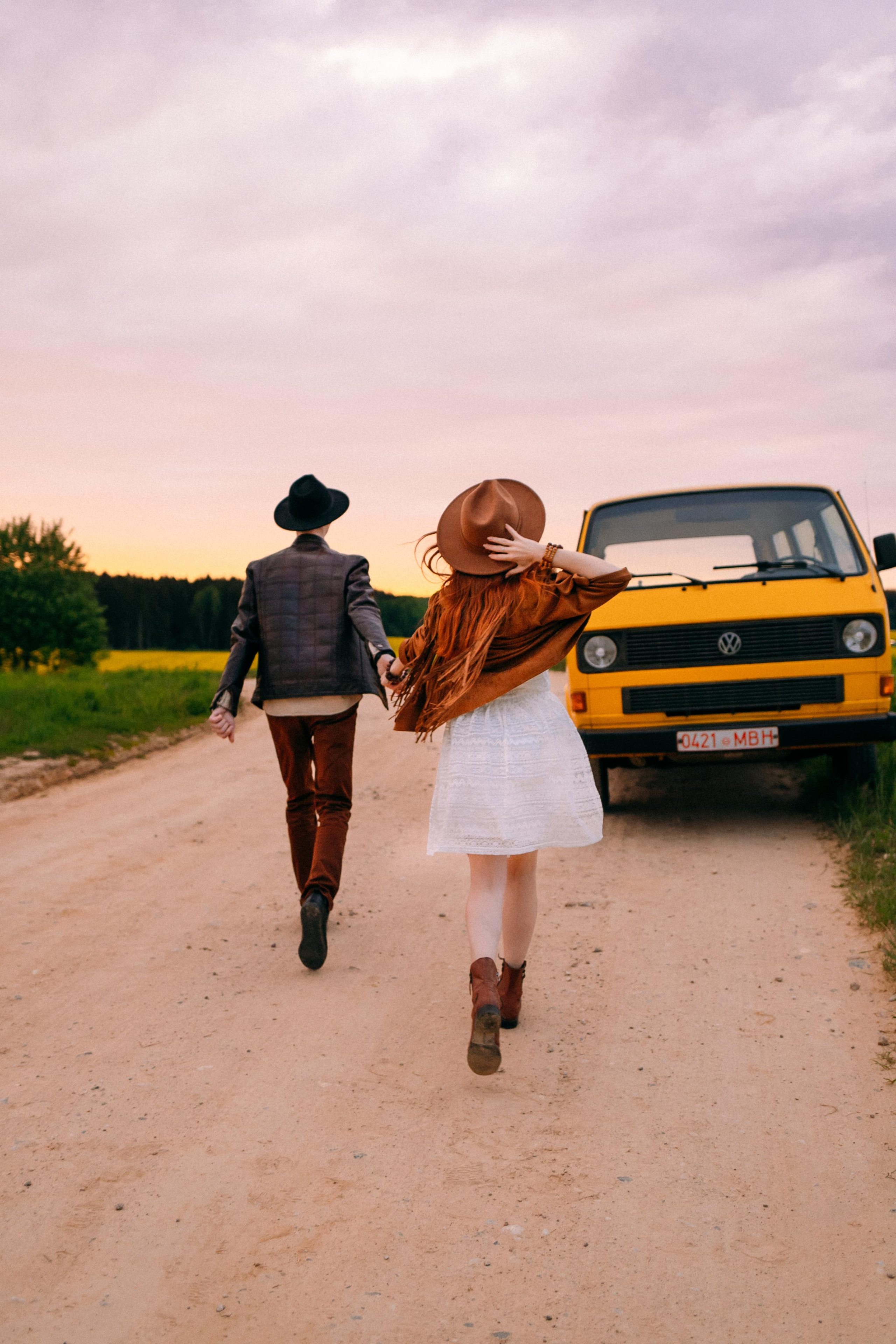 Желтый бусик и гитара. Портретный фотограф в Минске Анна Волейко