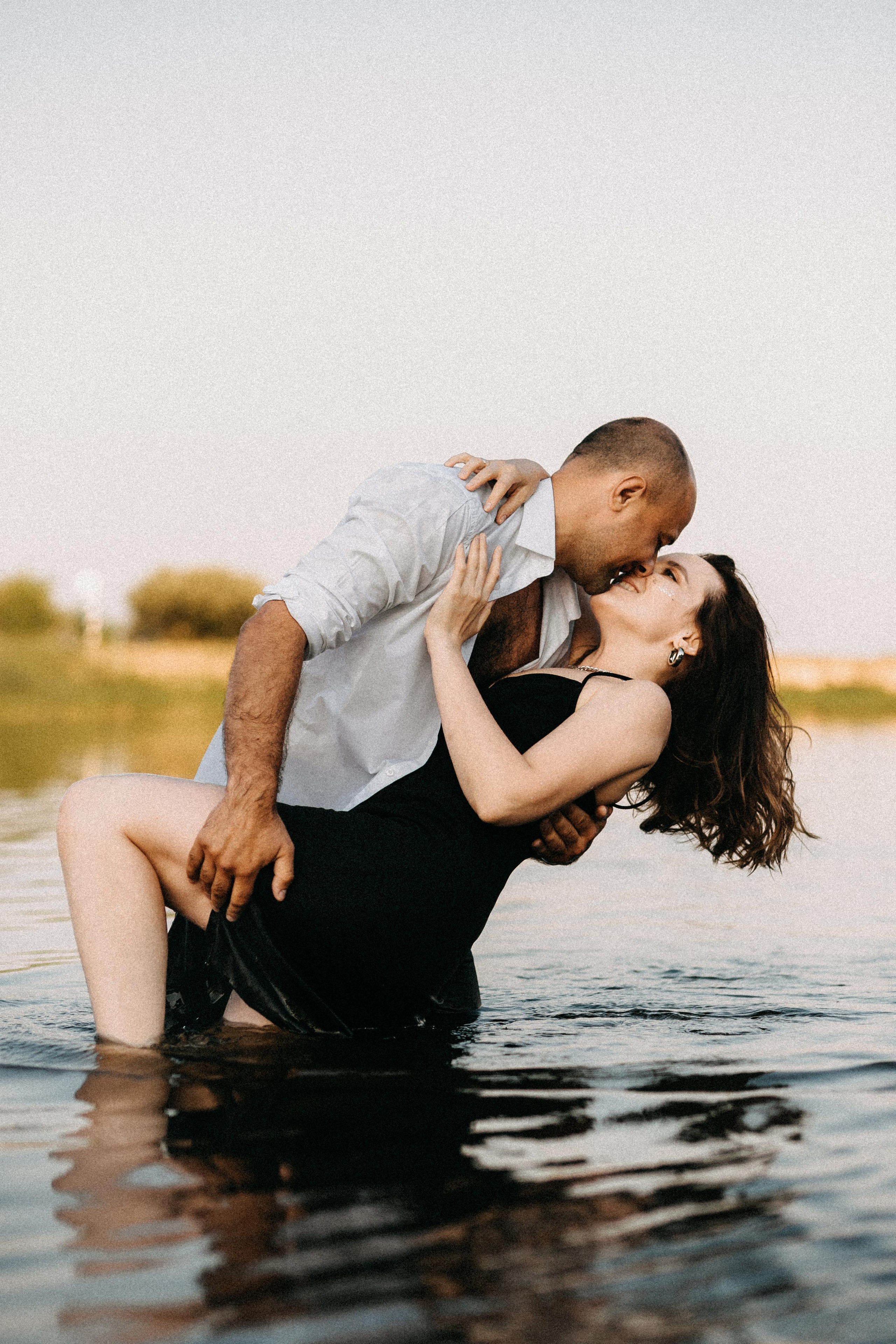 С бала на берег реки. Портретный фотограф в Минске Анна Волейко