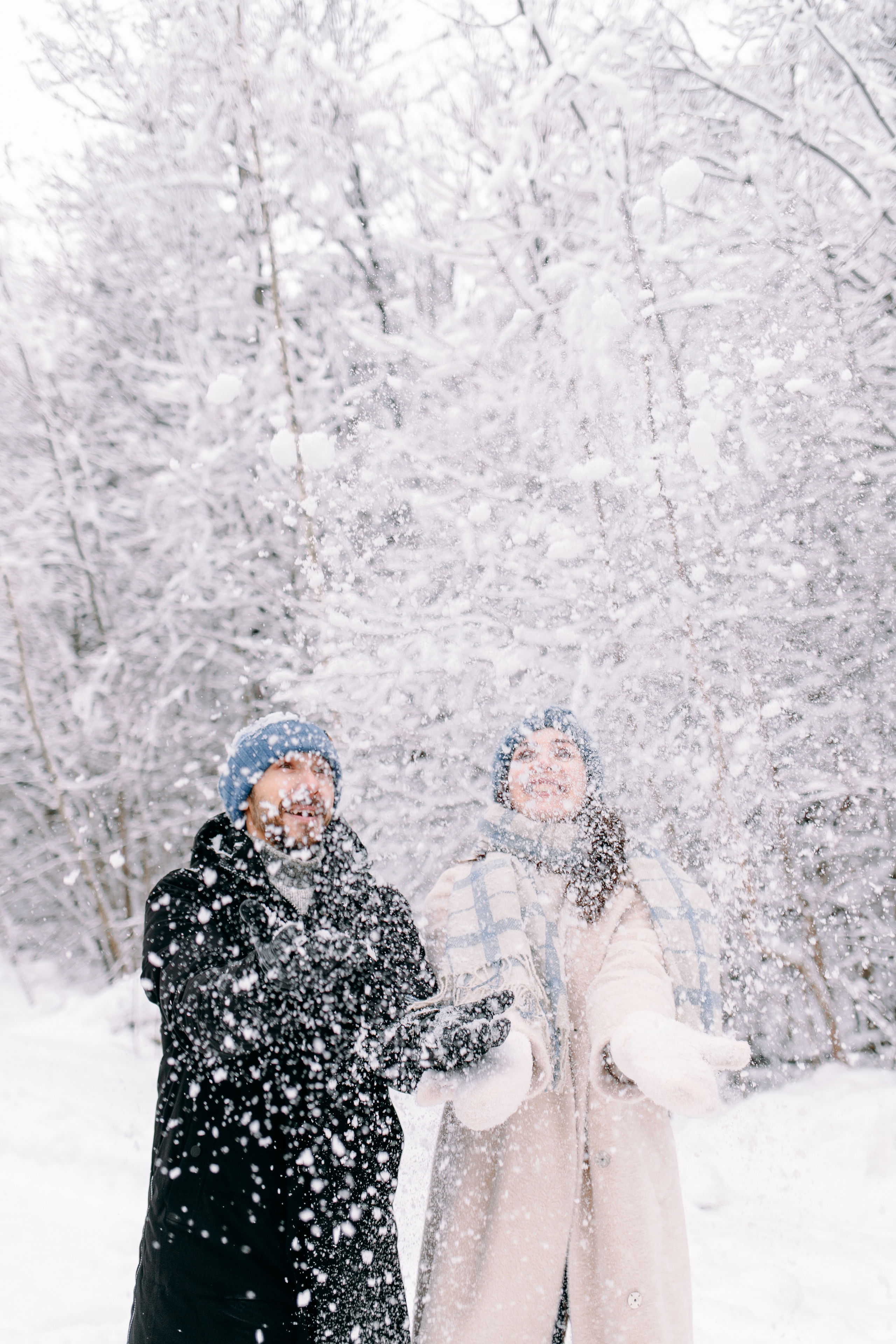 Любовь в заснеженном лесу. Портретный фотограф в Минске Анна Волейко