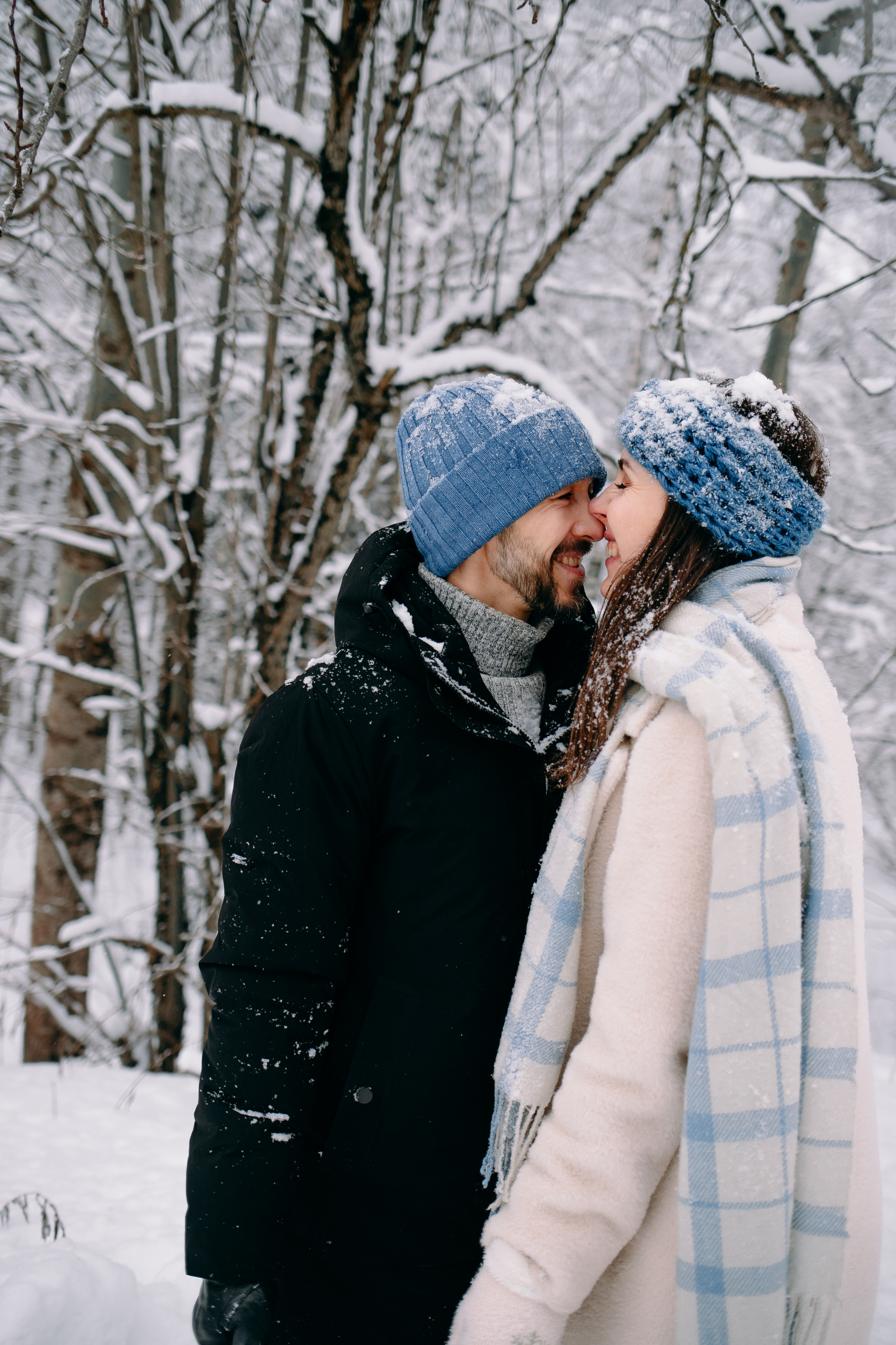Любовь в заснеженном лесу. Портретный фотограф в Минске Анна Волейко