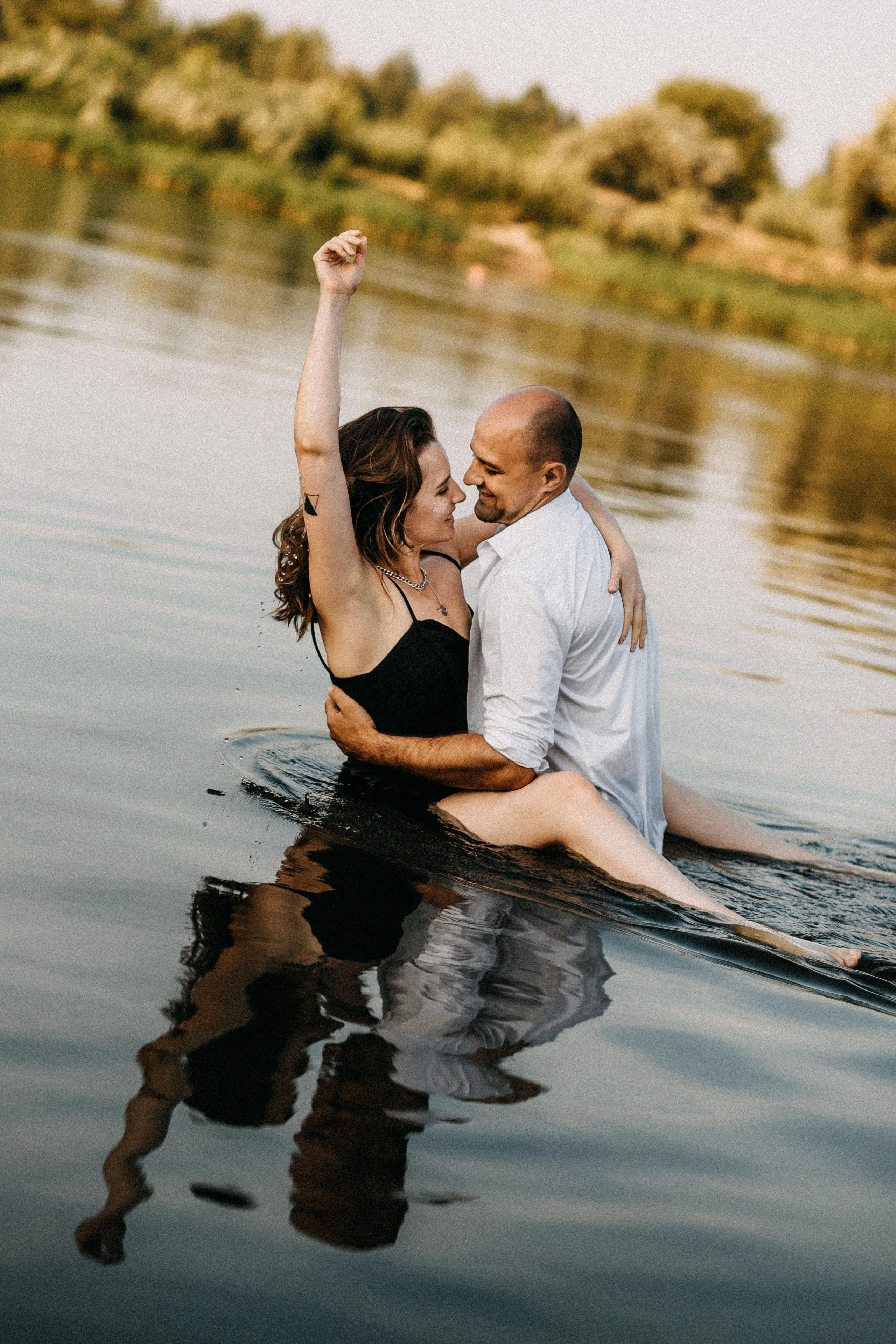 С бала на берег реки. Портретный фотограф в Минске Анна Волейко