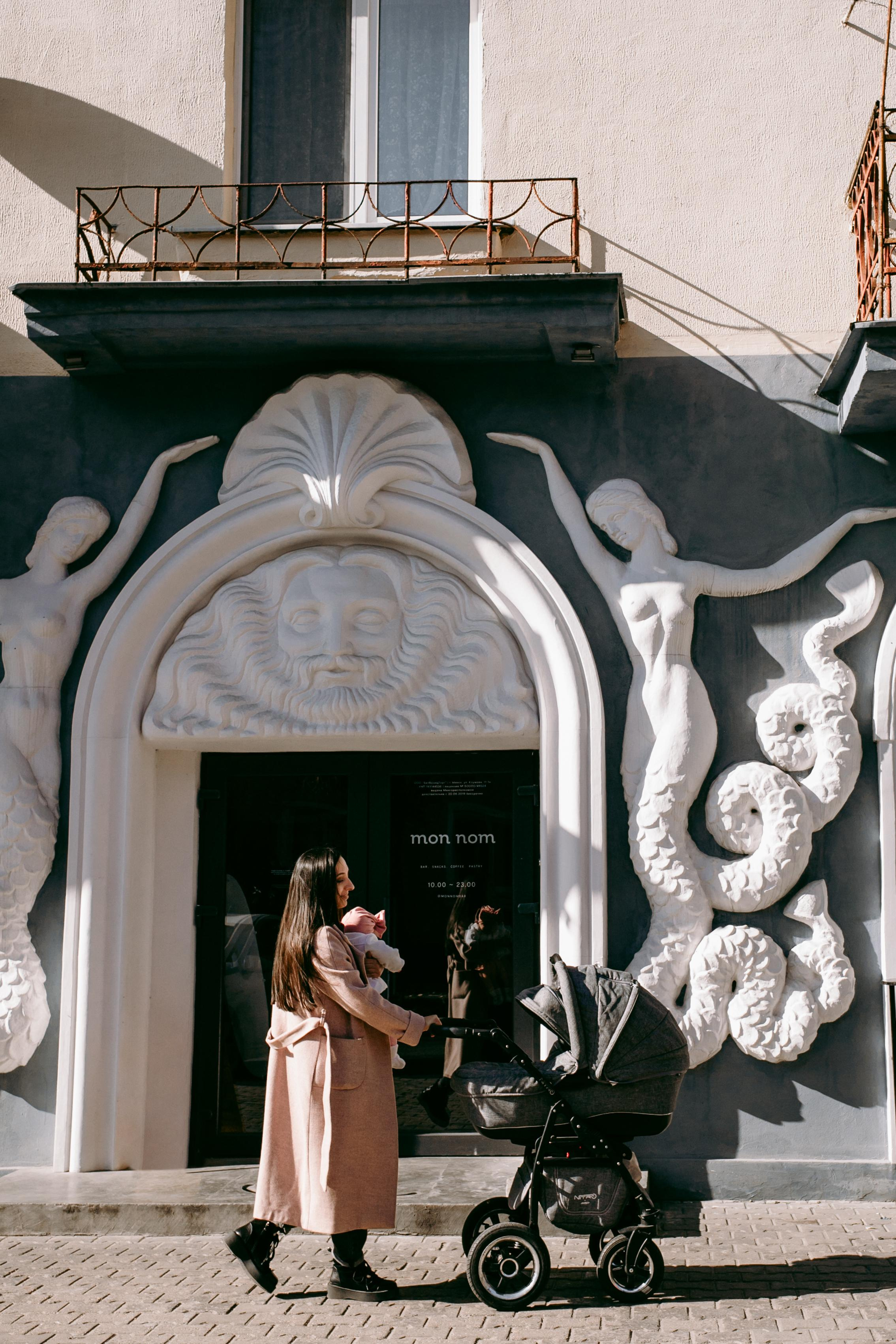 Первый выход в свет для Евы. Портретный фотограф в Минске Анна Волейко