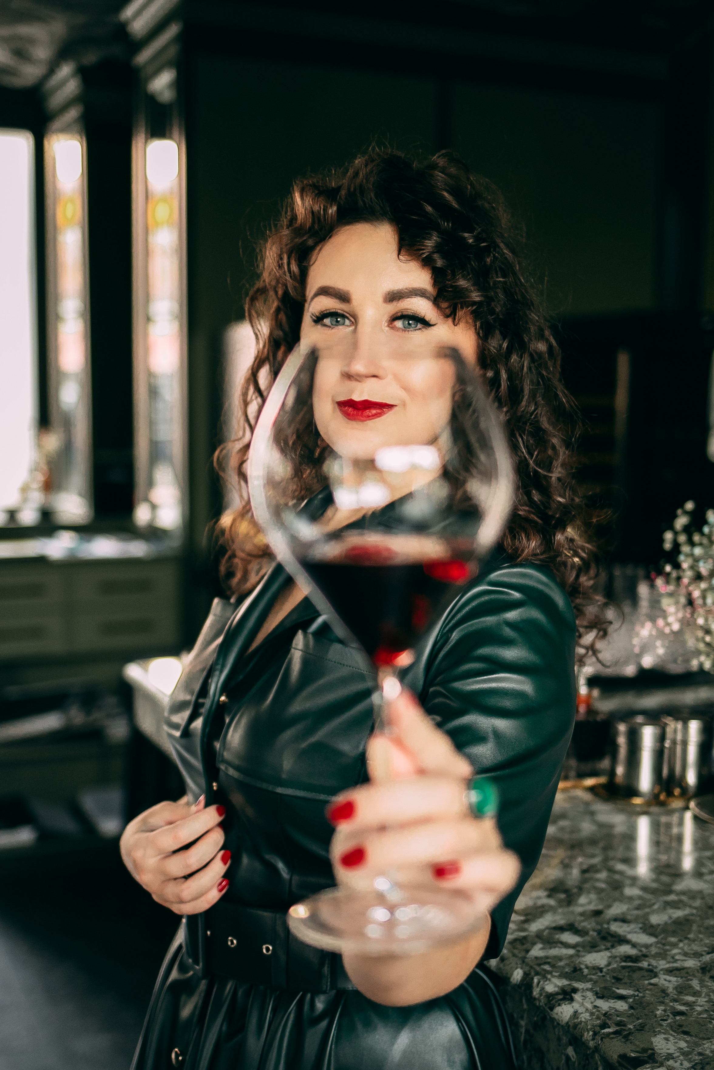 Портрет для винного блогера. Портретный фотограф в Минске Анна Волейко