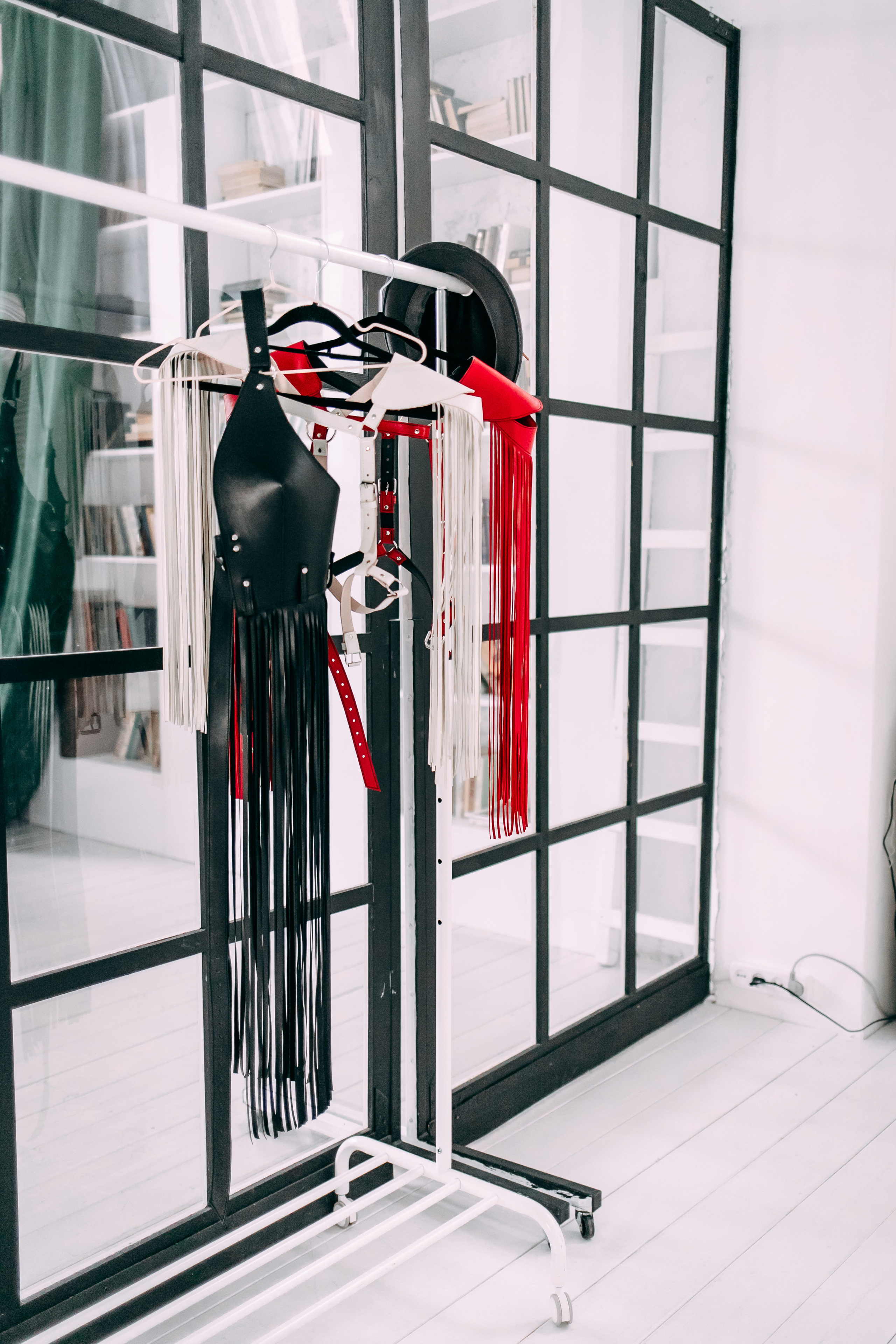 Портупеи бренда Cat28Lin. Портретный фотограф в Минске Анна Волейко