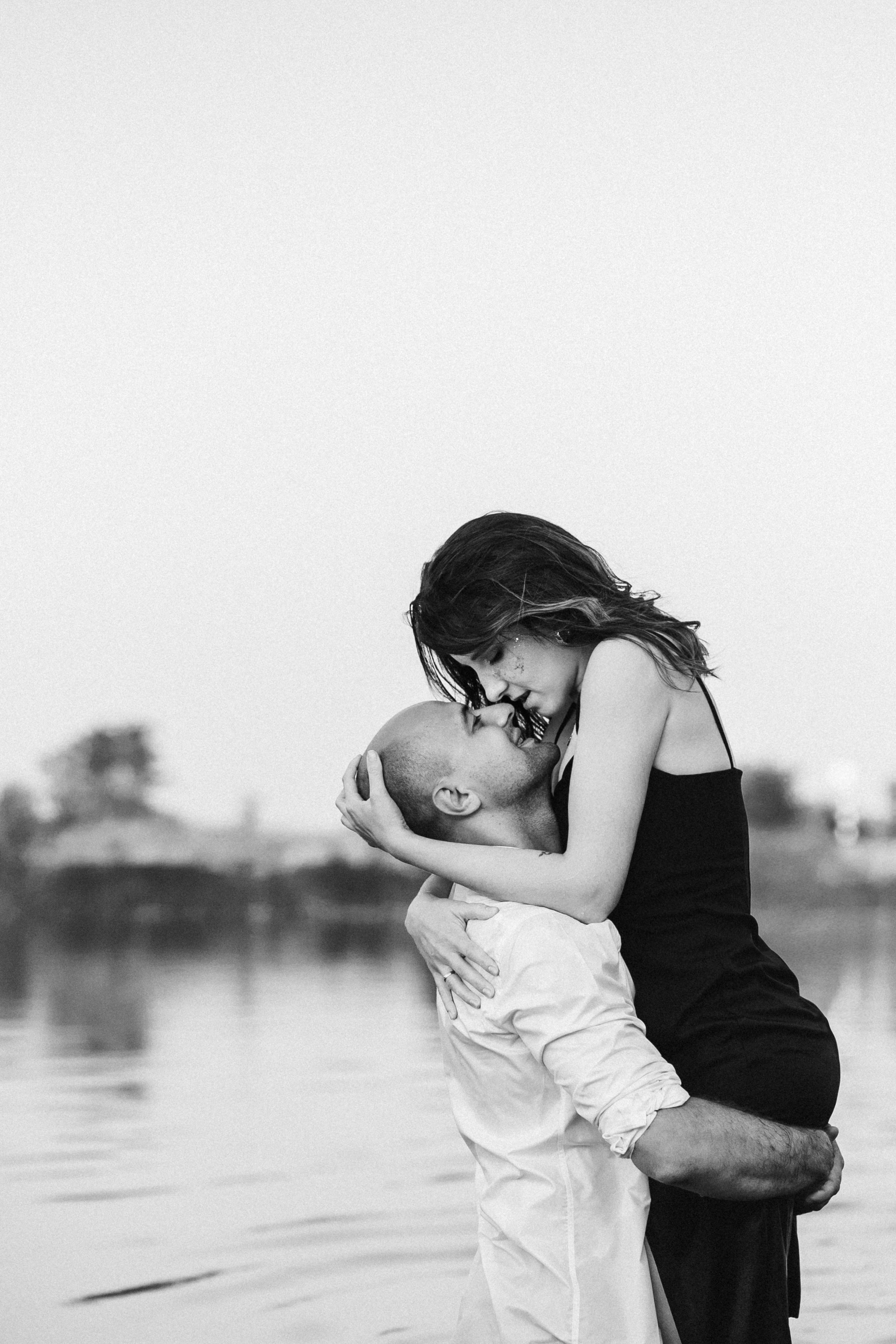 С бала на берег реки. Портретный фотограф в Минске Анна Волейко