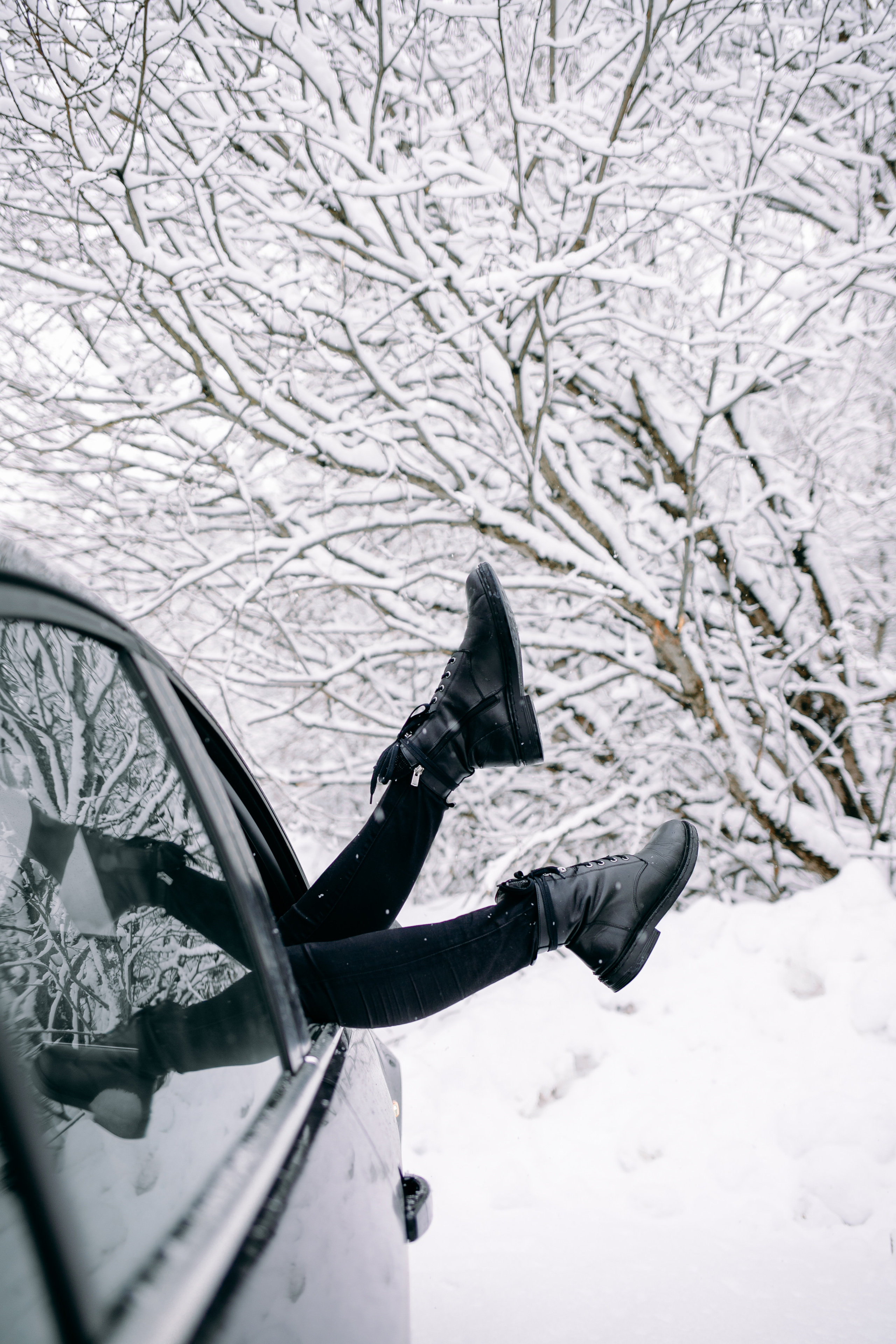 Любовь в заснеженном лесу. Портретный фотограф в Минске Анна Волейко