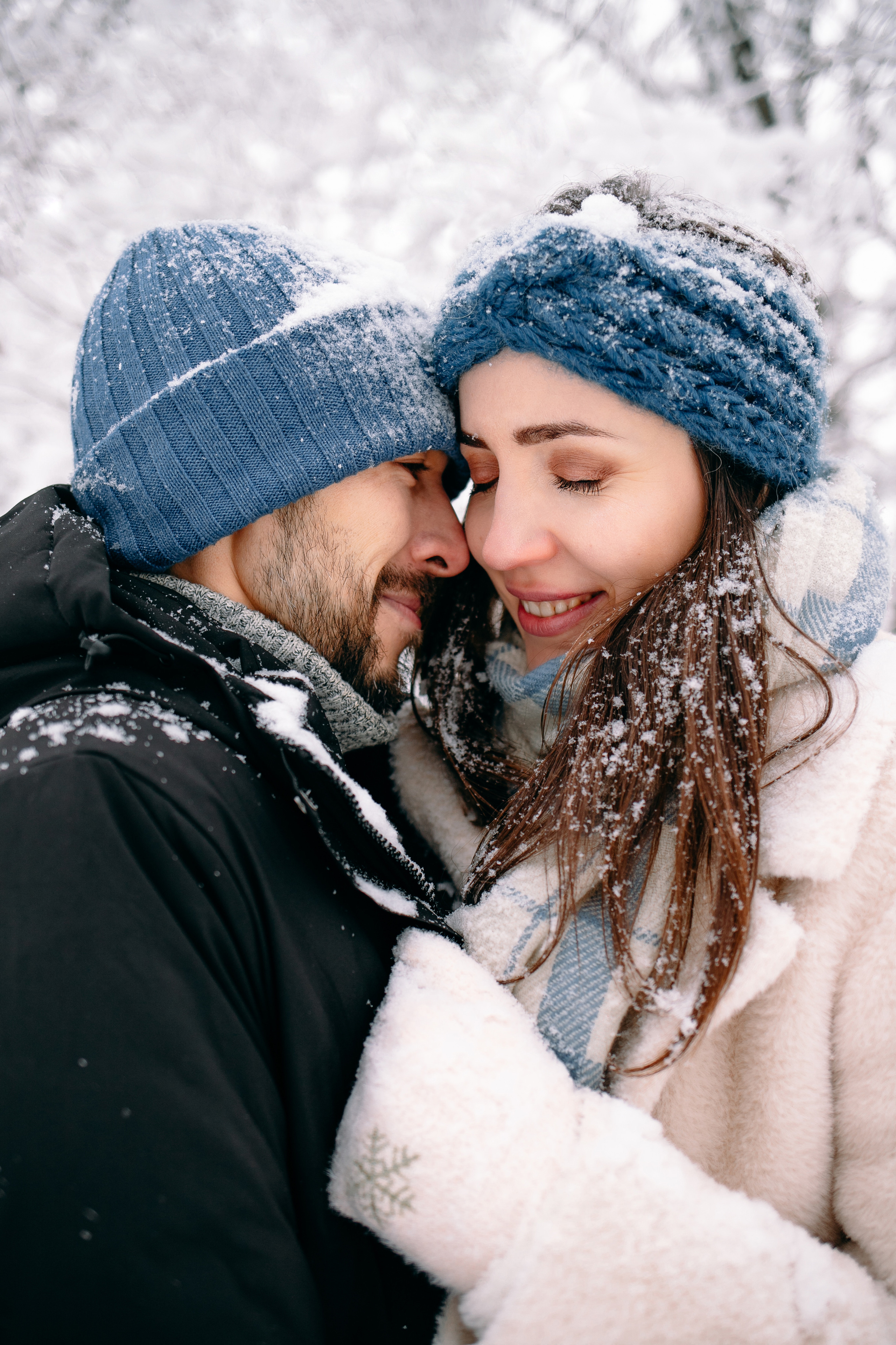 Любовь в заснеженном лесу. Портретный фотограф в Минске Анна Волейко