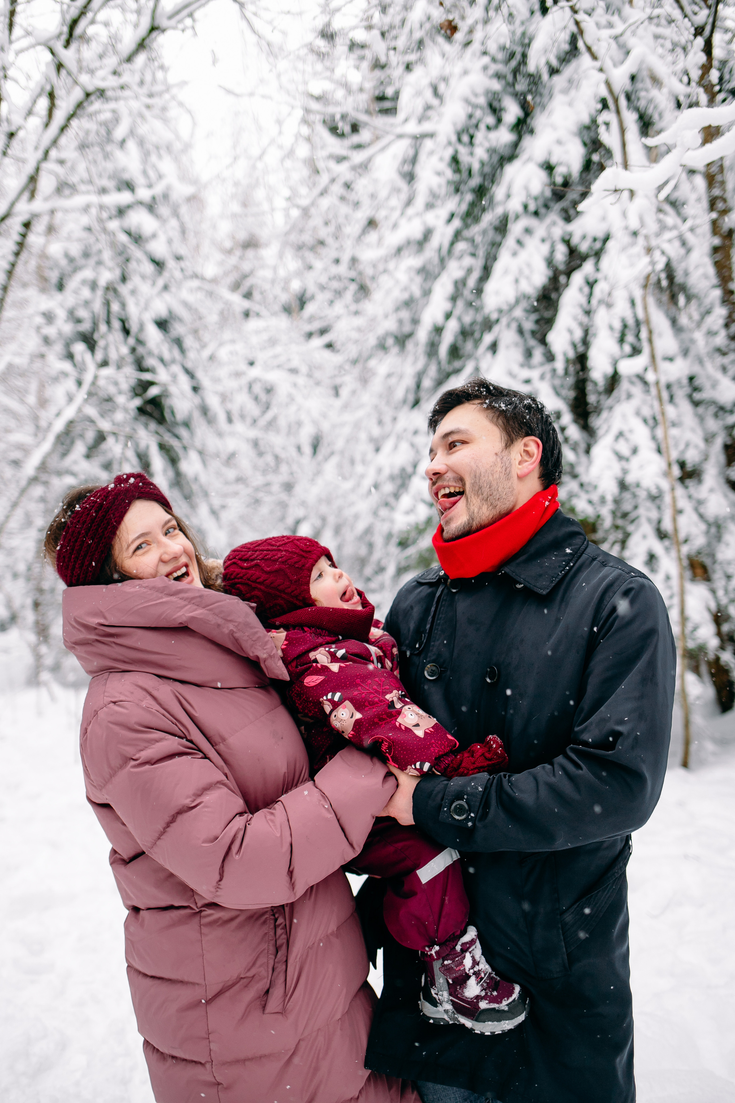 Снежный день в еловом лесу. Портретный фотограф в Минске Анна Волейко