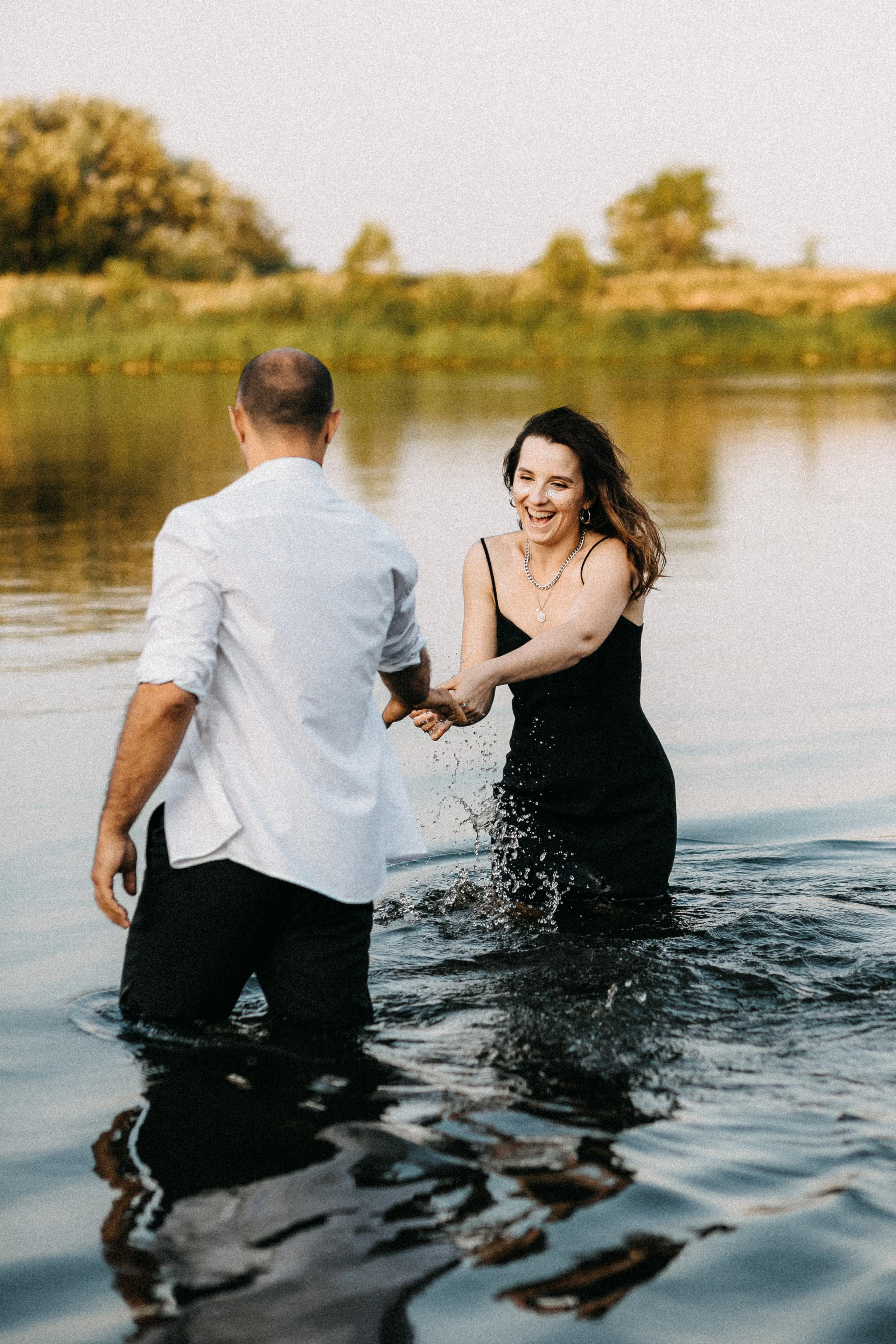С бала на берег реки. Портретный фотограф в Минске Анна Волейко