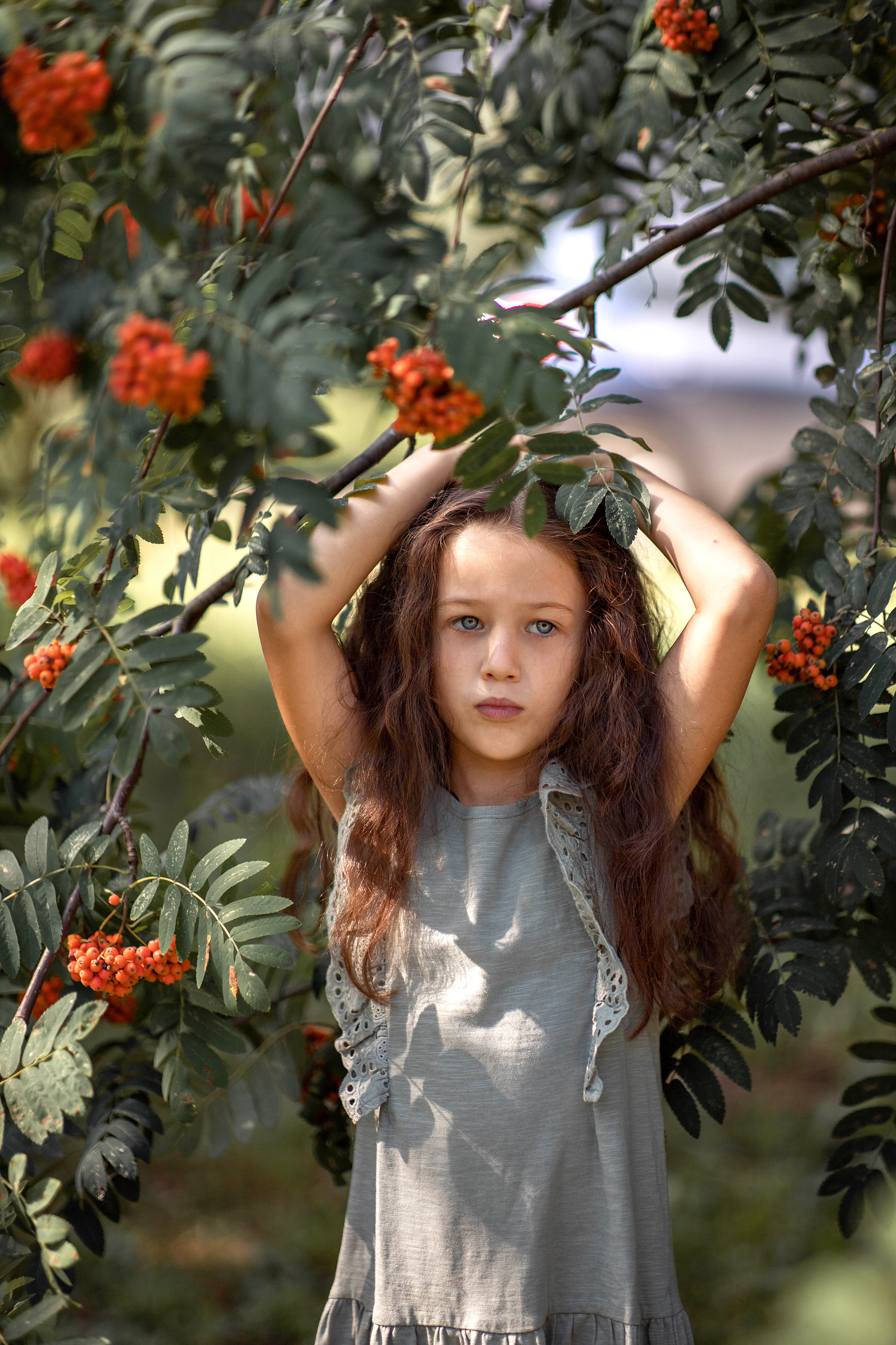 Съёмка в рябине. Детский и семейный фотограф в Твери Ольга Крестьянинова