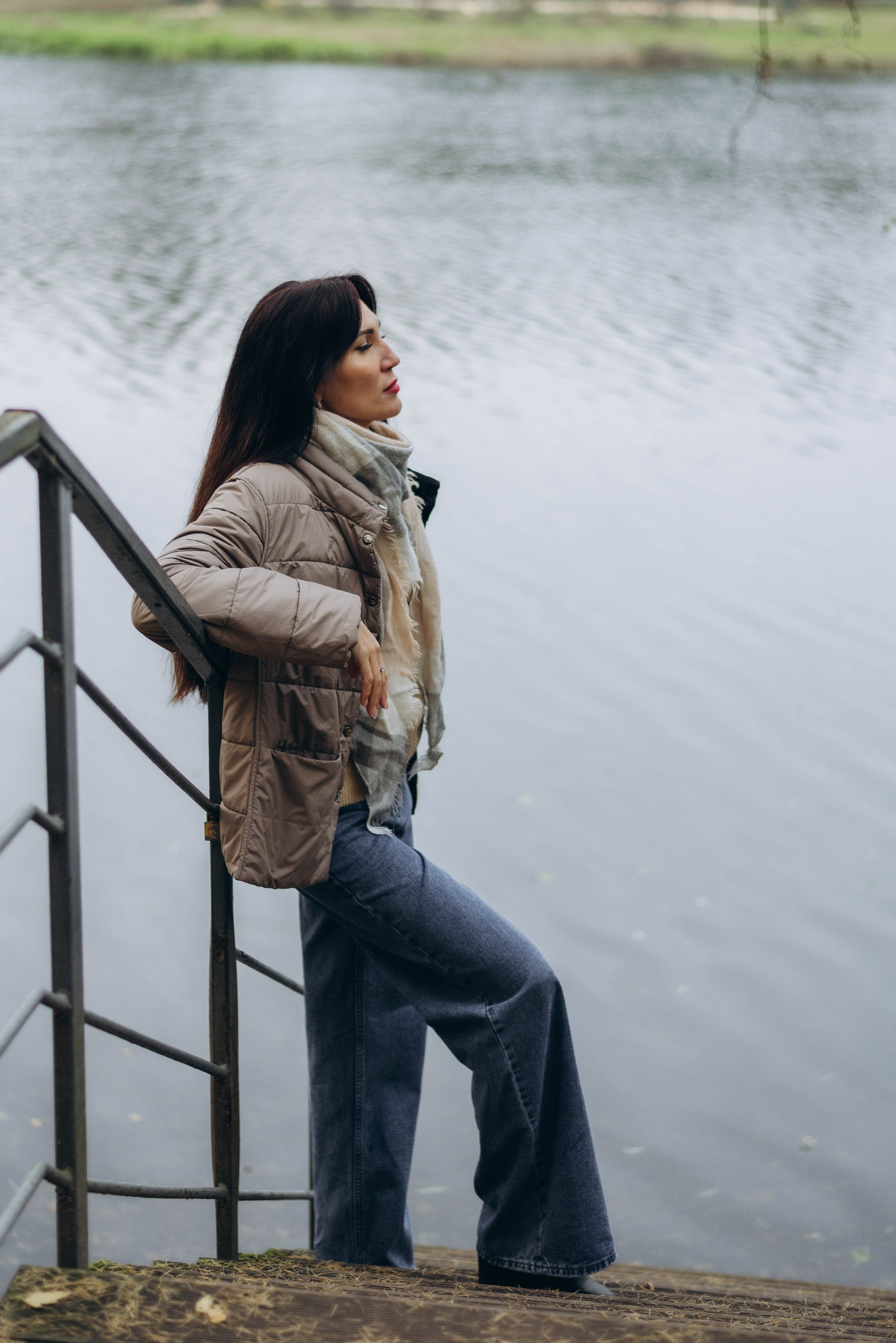 Прогулочная фотоссесия для девушки в парке. Семейный фотограф в Железнодорожном Масаева Елена