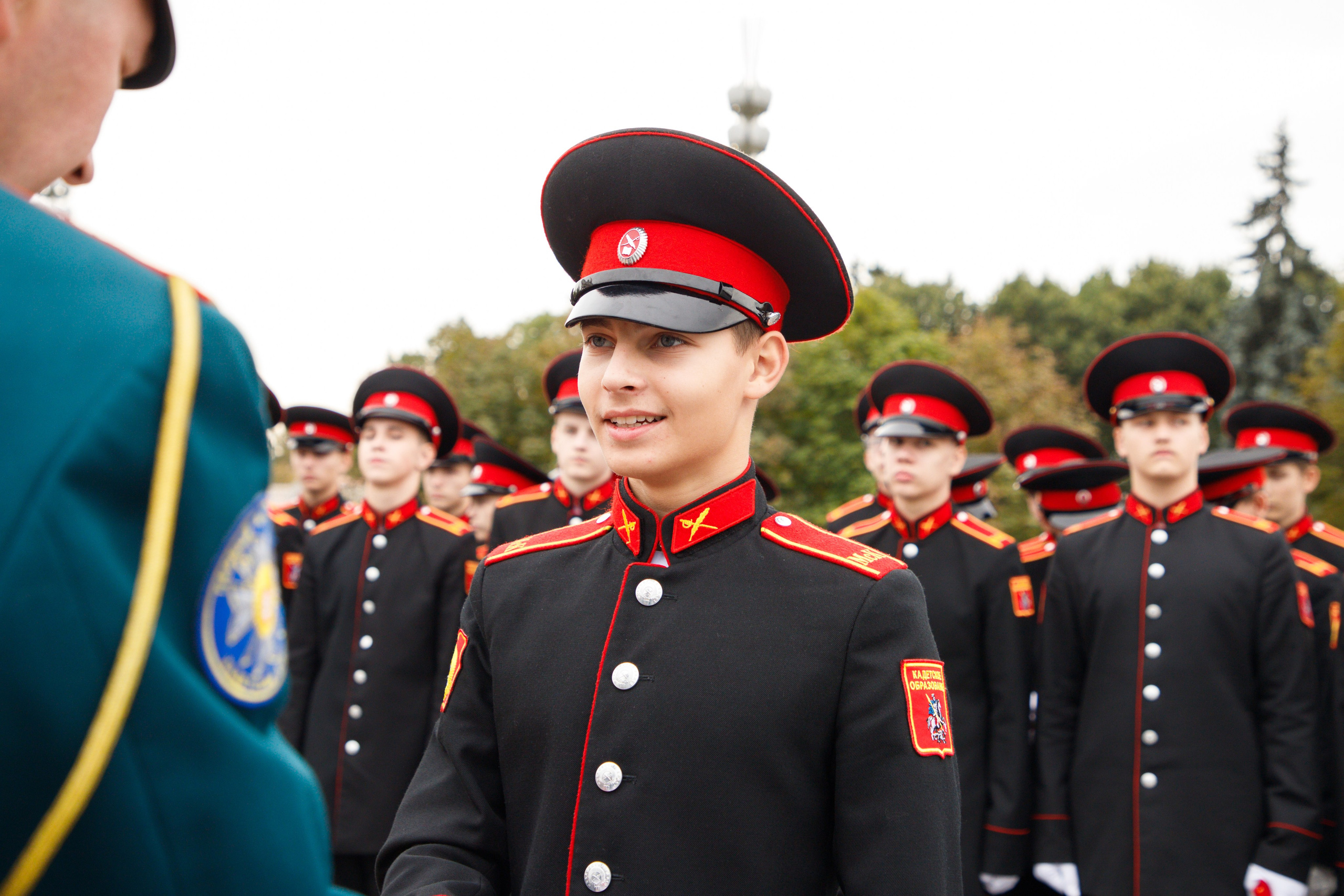 Репортаж посвящения в кадеты в Москве на ВДНХ в сентябре 2024 года. Семейный и школьный фотограф в Москве Анна Ткач