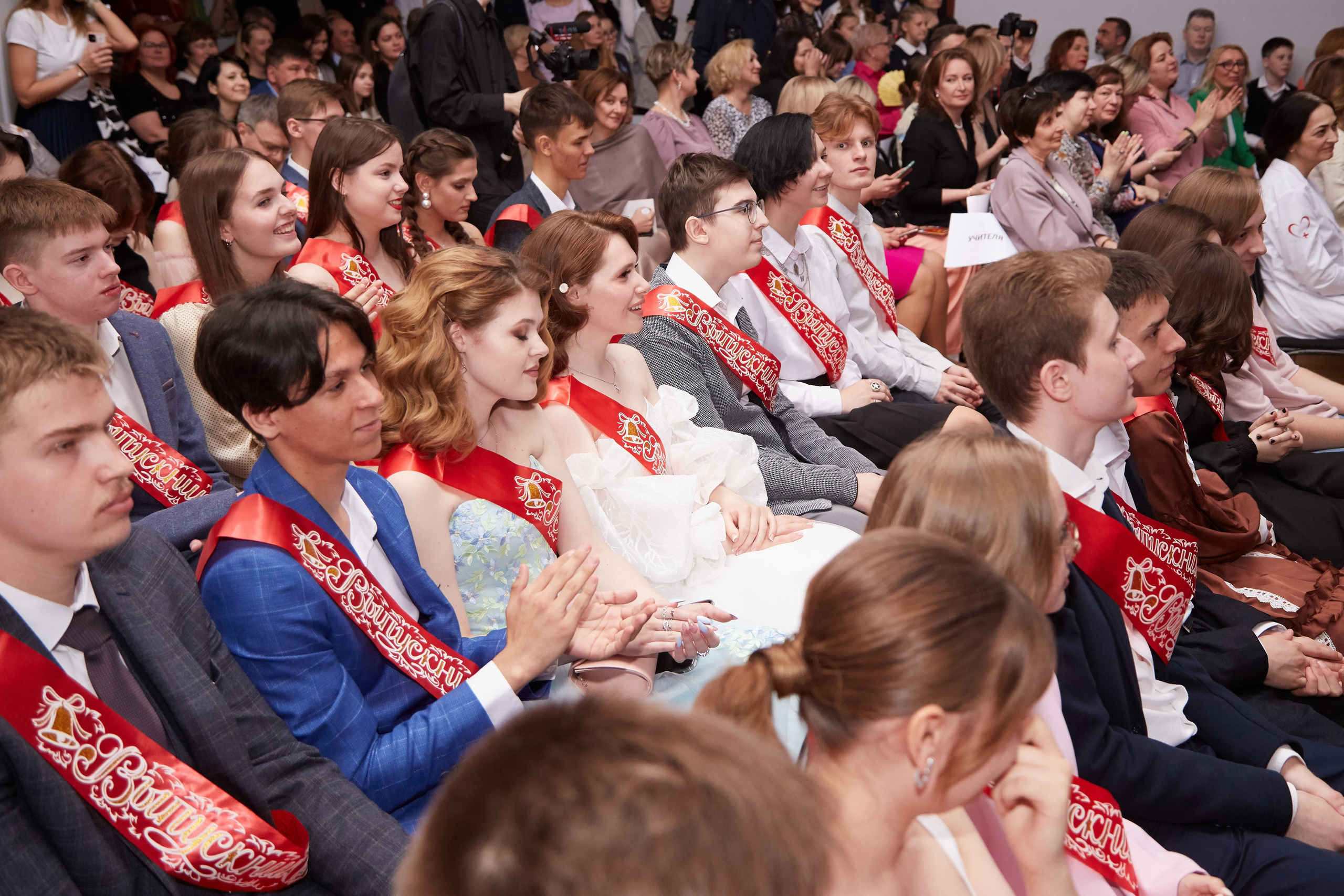 Последний звонок. Фотограф Савченко Люба. Москва