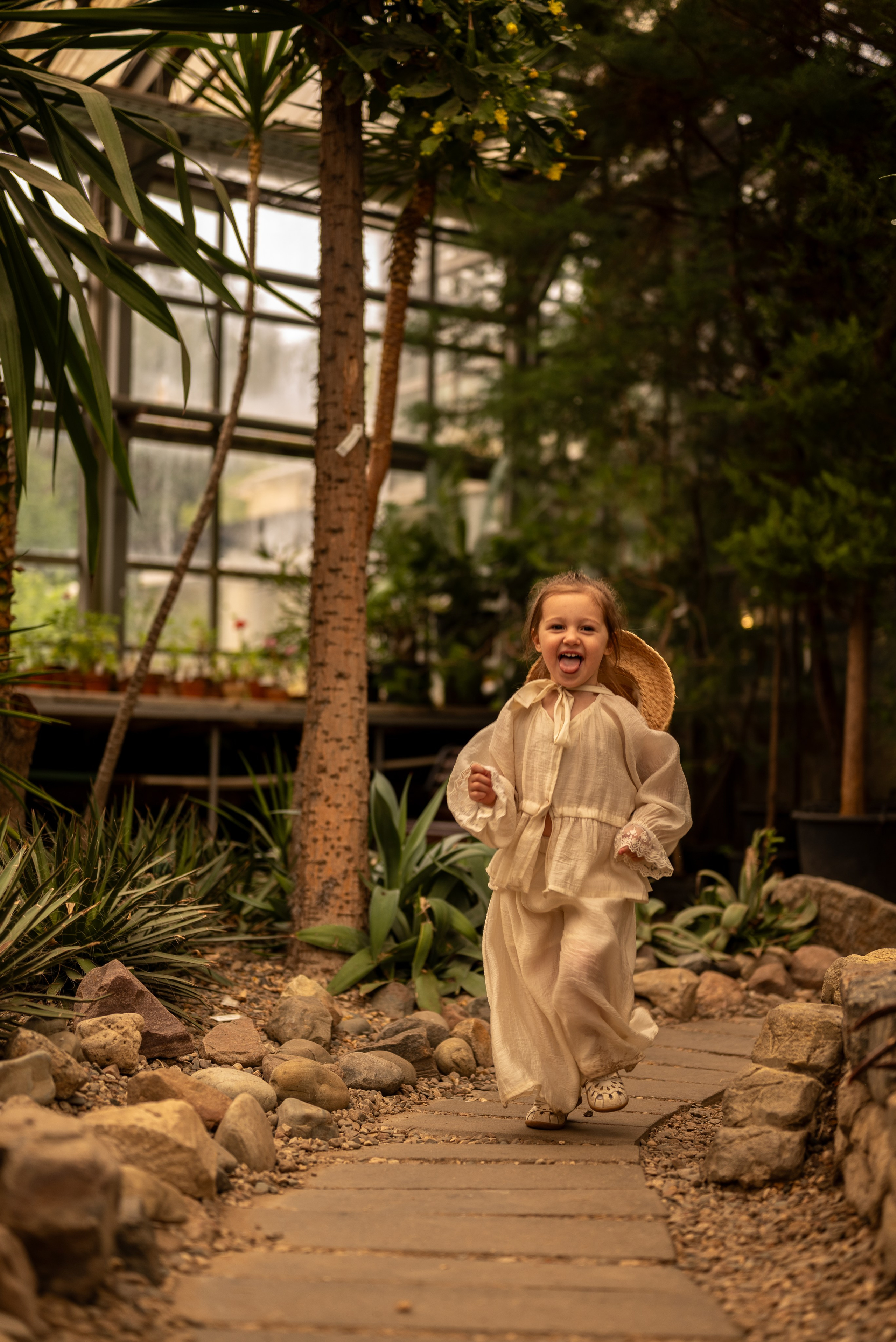 Маргарита и Кира. Ботанический сад. Семейный фотограф в Москве Дарья Пузикова