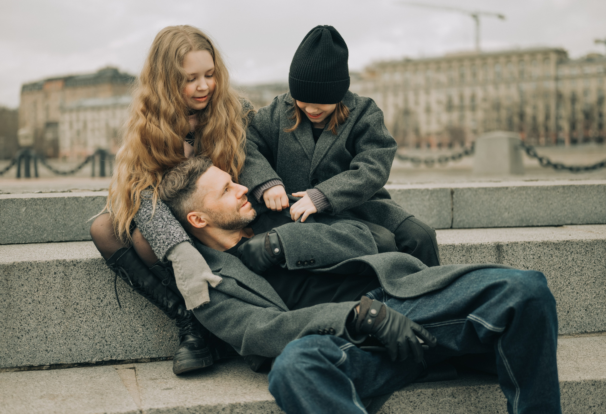 Весенняя прогулка. Аня, Егор, Эми и Миша. Семейный фотограф в Москве Дарья Пузикова