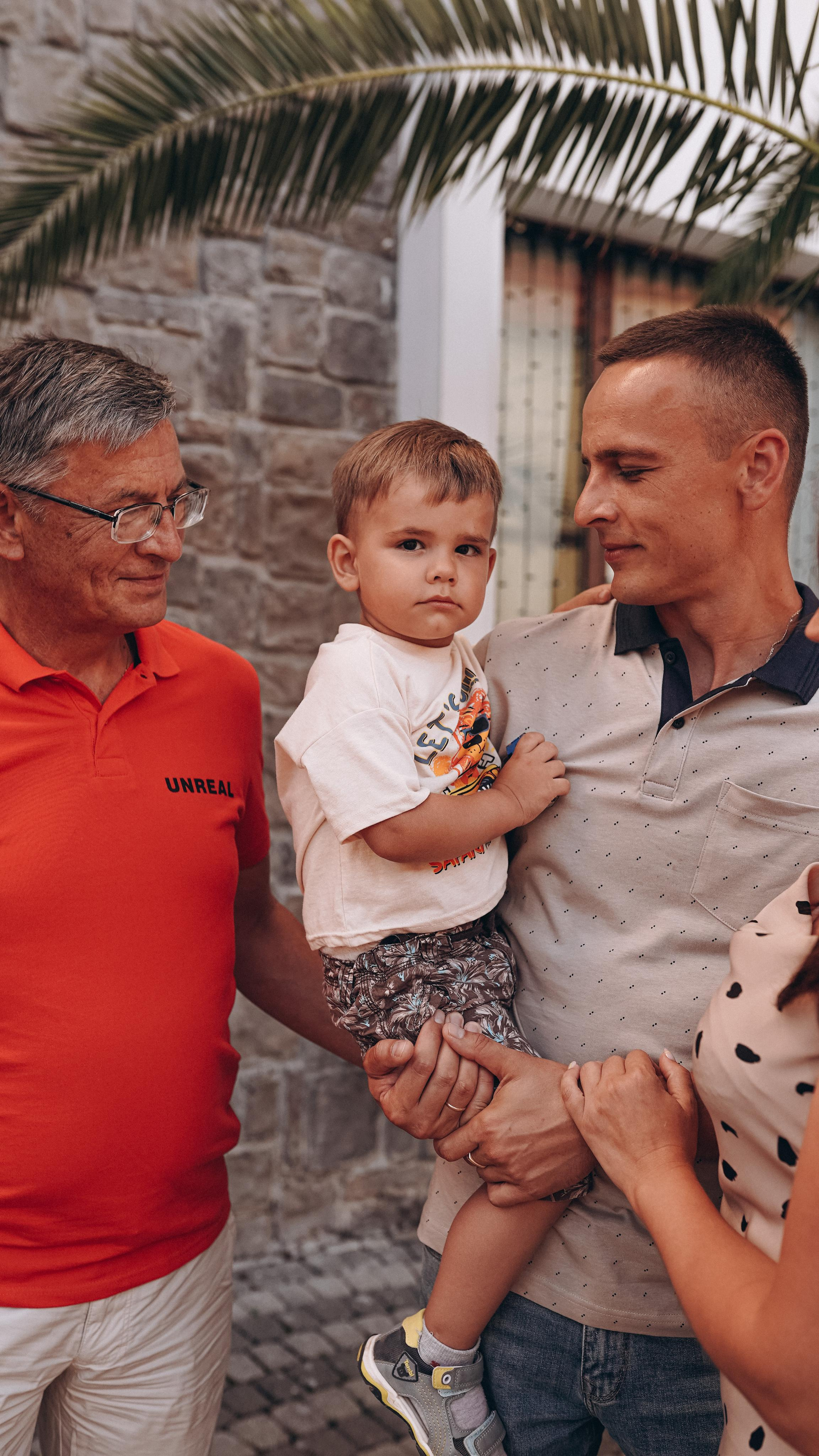 Ольга Артем Марк. Милана Довгаль - семейный фотограф и видеограф  в Адлере и Сочи