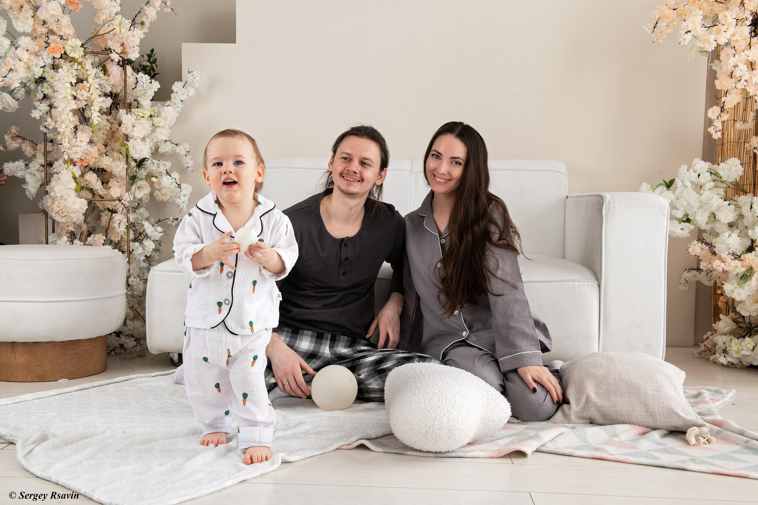 Семейная съемка в студии. Фотограф в Москве Сергей Рсавин