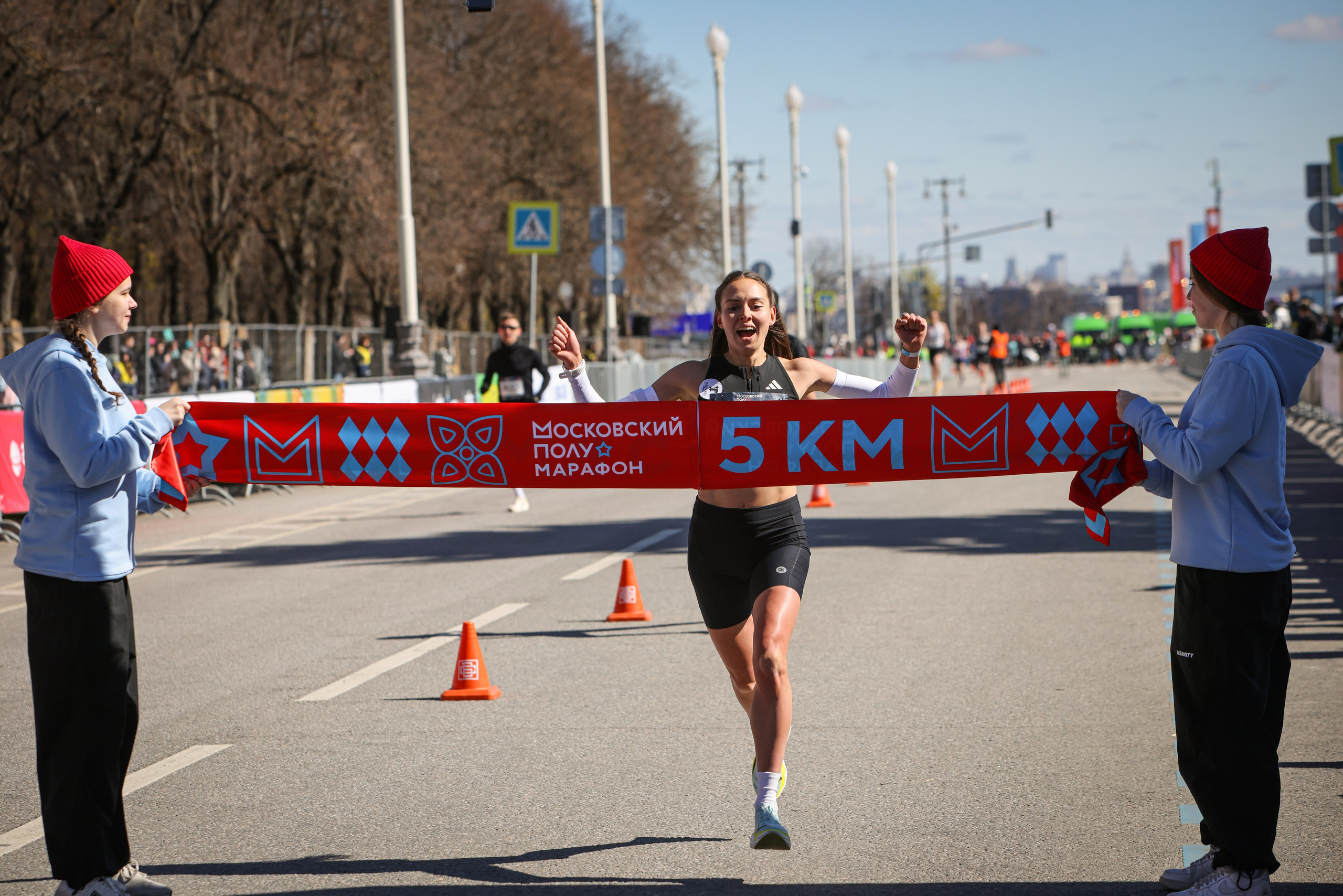 Московский полумарафон 25 и 26.04.26. Фотограф Сергей Ловкий