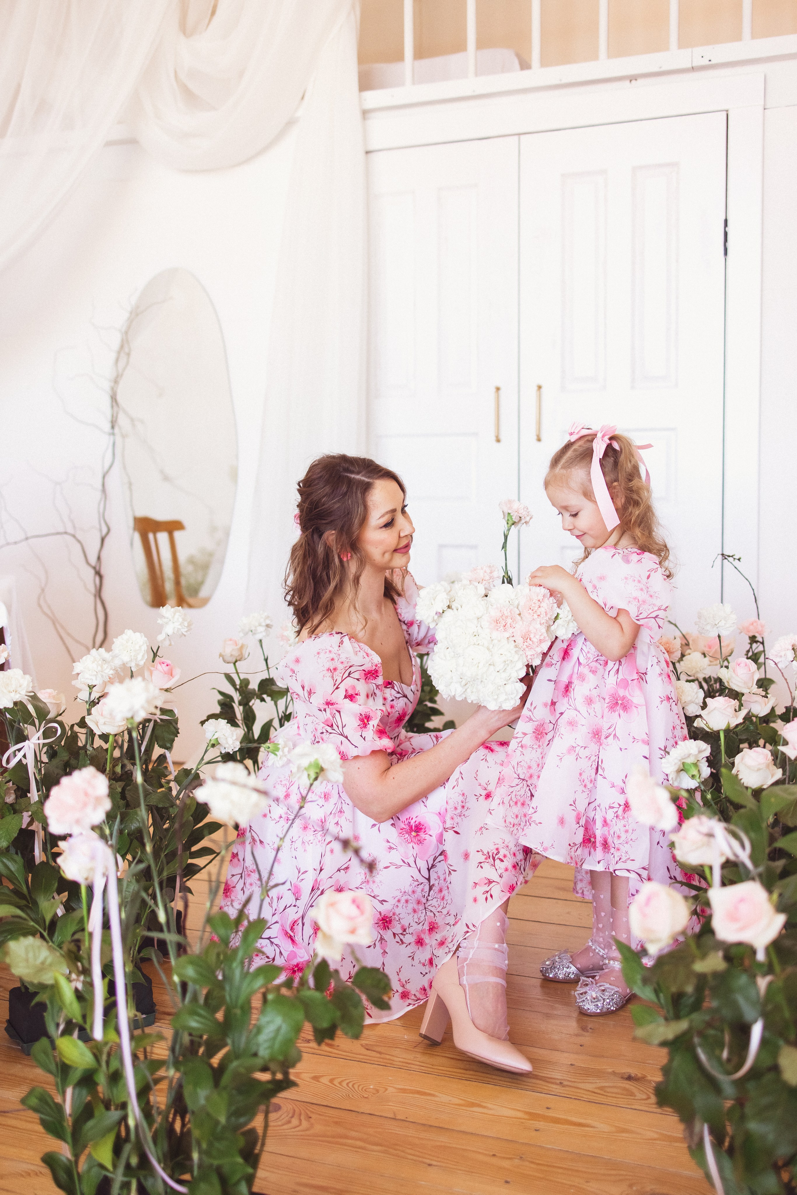 Фотосессия с живыми цветами в фотостудии г. Краснодар. Семейный и детский фотограф в Краснодаре Анна Трашкова