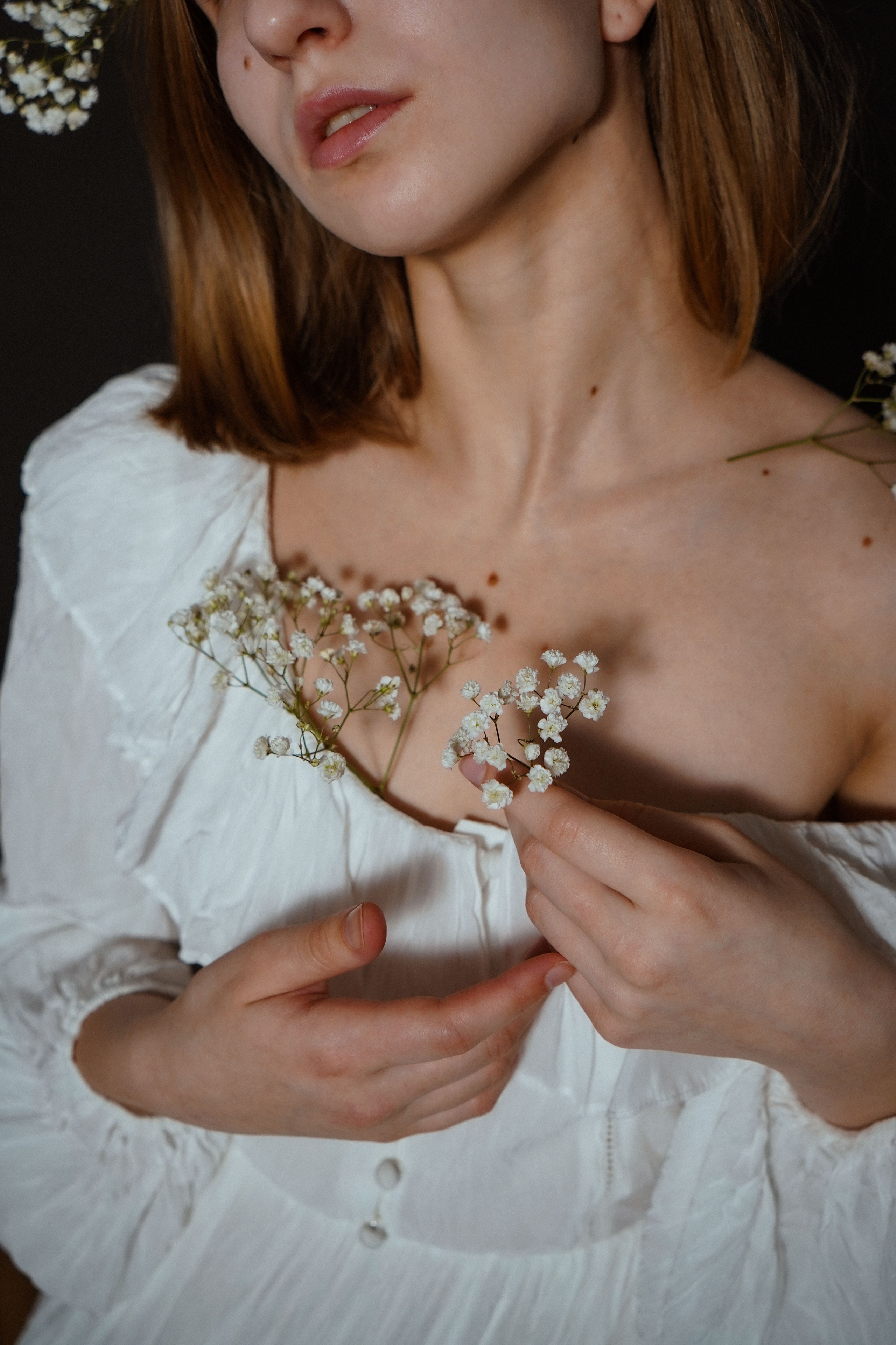 Портретная фотосессия в студии с цветами для Анны в Санкт-Петербург. Светлана Гопанюк. Портретный фотограф. Санкт-Петербург. СПб