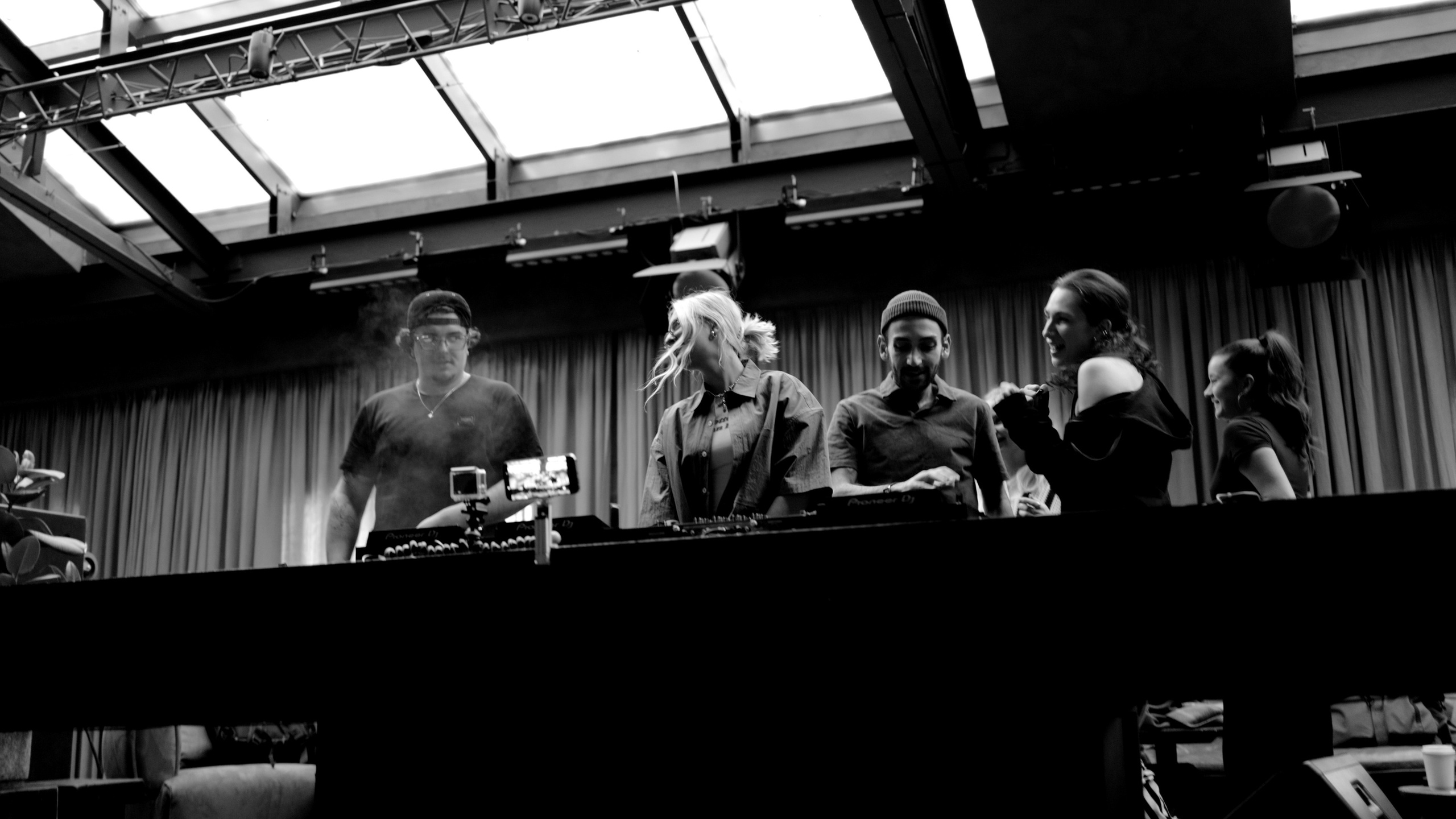 .оригинал — CONNECTED x 128Studio / 18.01.2026. TENZO | Креативный продюсер / Арт-директор