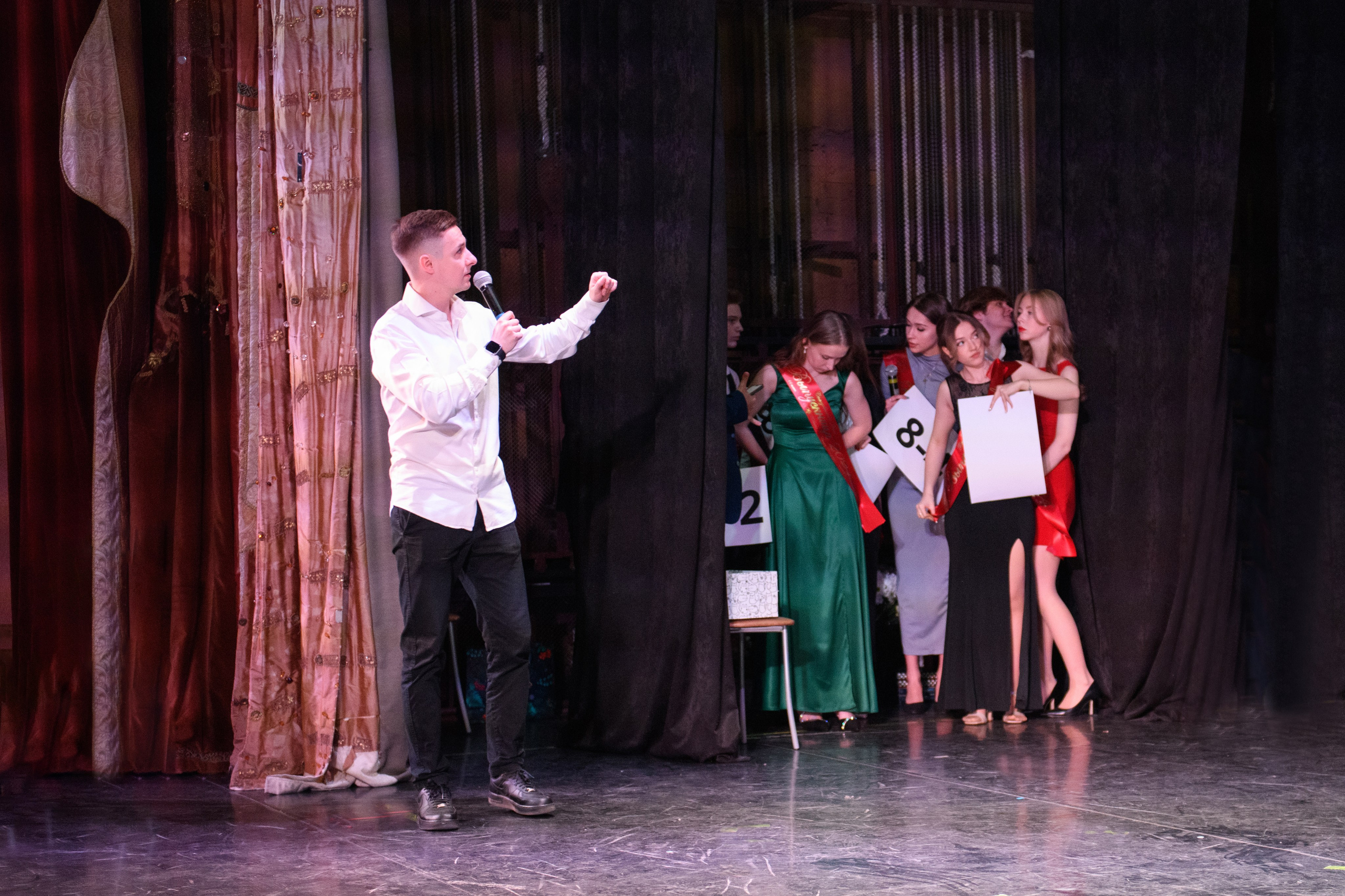 Фотосъёмка торжественного вечера выпускников. Организация и проведение фотосъемок в Санкт-Петербурге. Фотограф Смирягин Илья