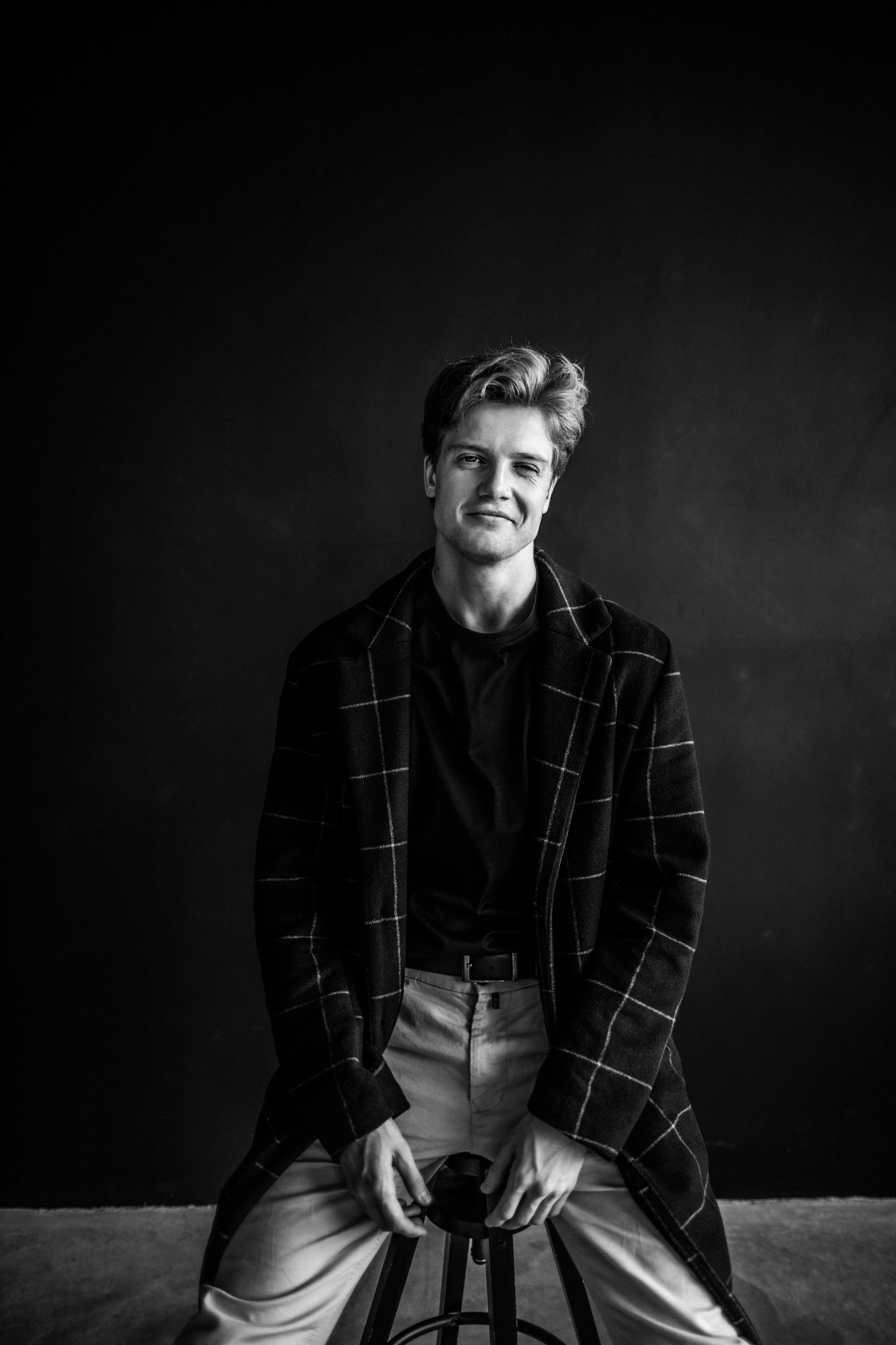 Актер Сергей Новосад. Заказать черно-белую фотосессию для мужчин в Москве.