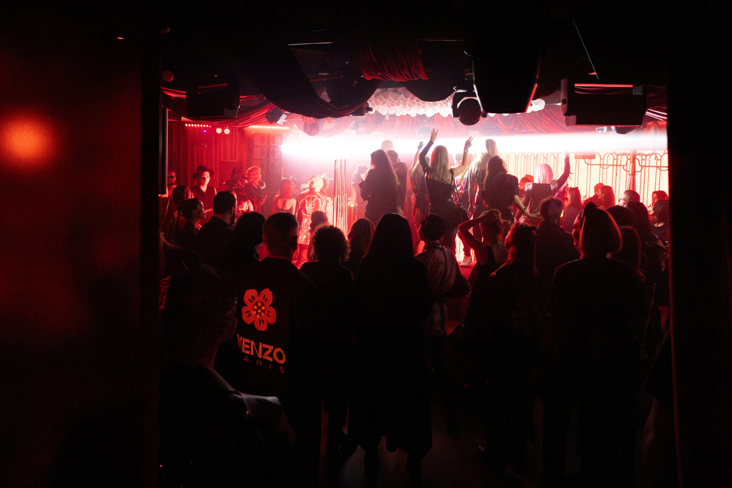 Вечеринка «ILLEGAL FRIENDS». Фотограф г. Владивосток