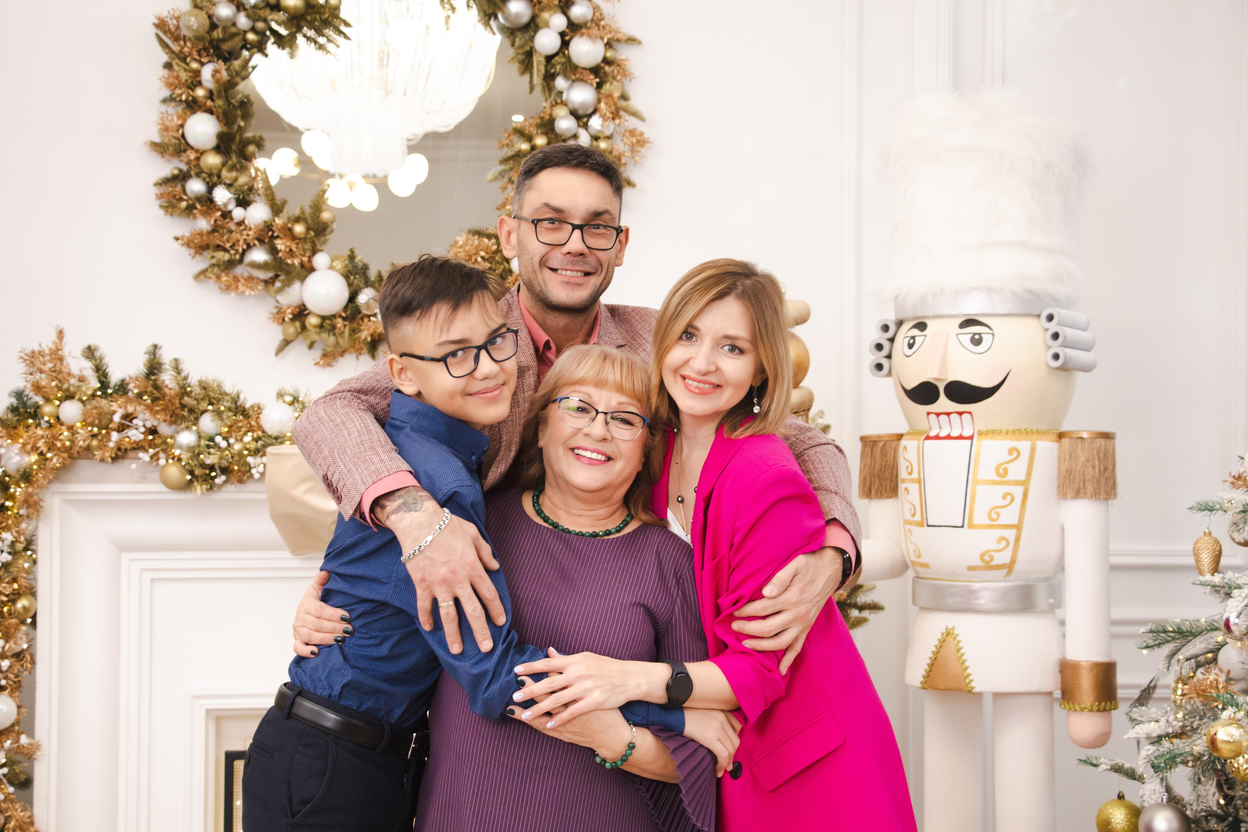 Тепло большой семьи — семейная фотосессия в студии, Екатеринбург. Фотограф в Екатеринбурге Пойгина Елена