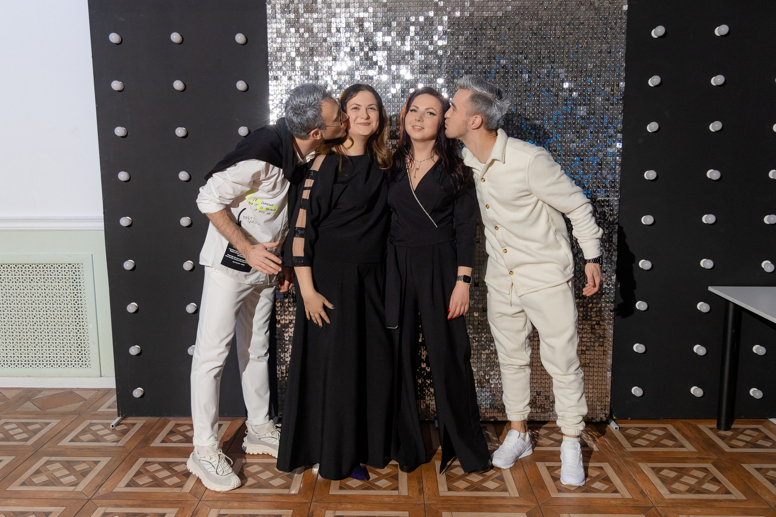 Корпоративная фотосъемка для кафе GARAGE | Новый год 2025 | Минск. Свадебный фотограф в Минске/Беларуси Сергей Спиридонов