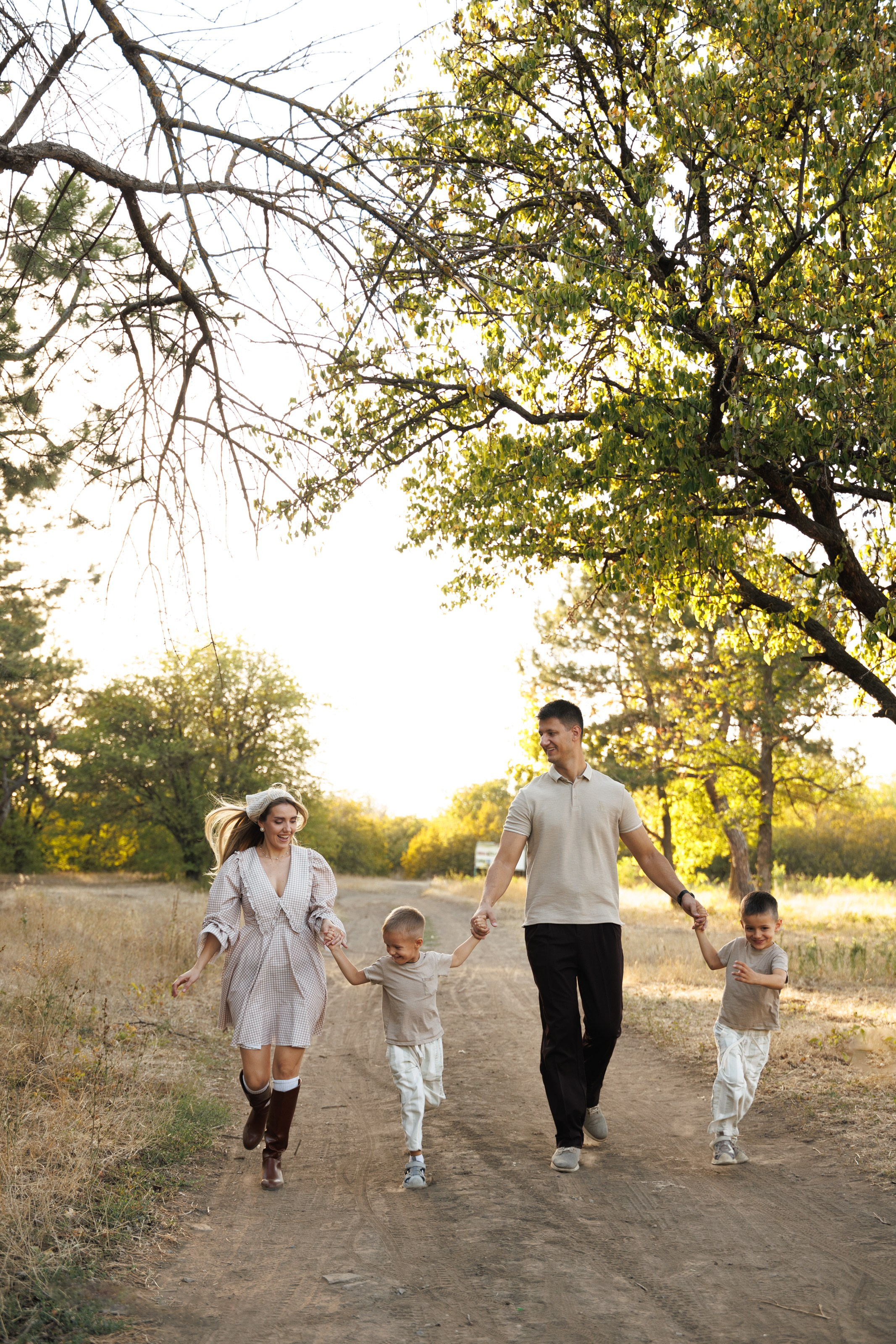 Дмитрий, Евгения, Мотя и Тима. Свадебный фотограф в Ростове — на — Дону Александра Пивоварова