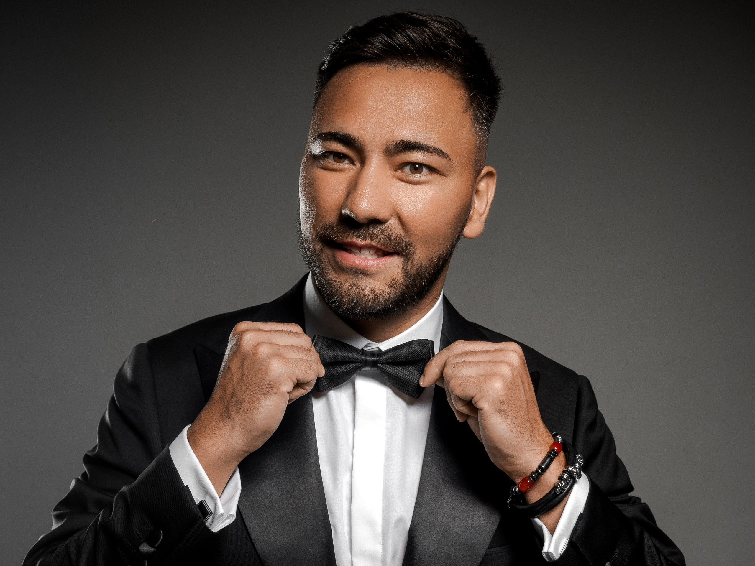 Ведущий Игорь Бекмамбетов. Flint — photographer