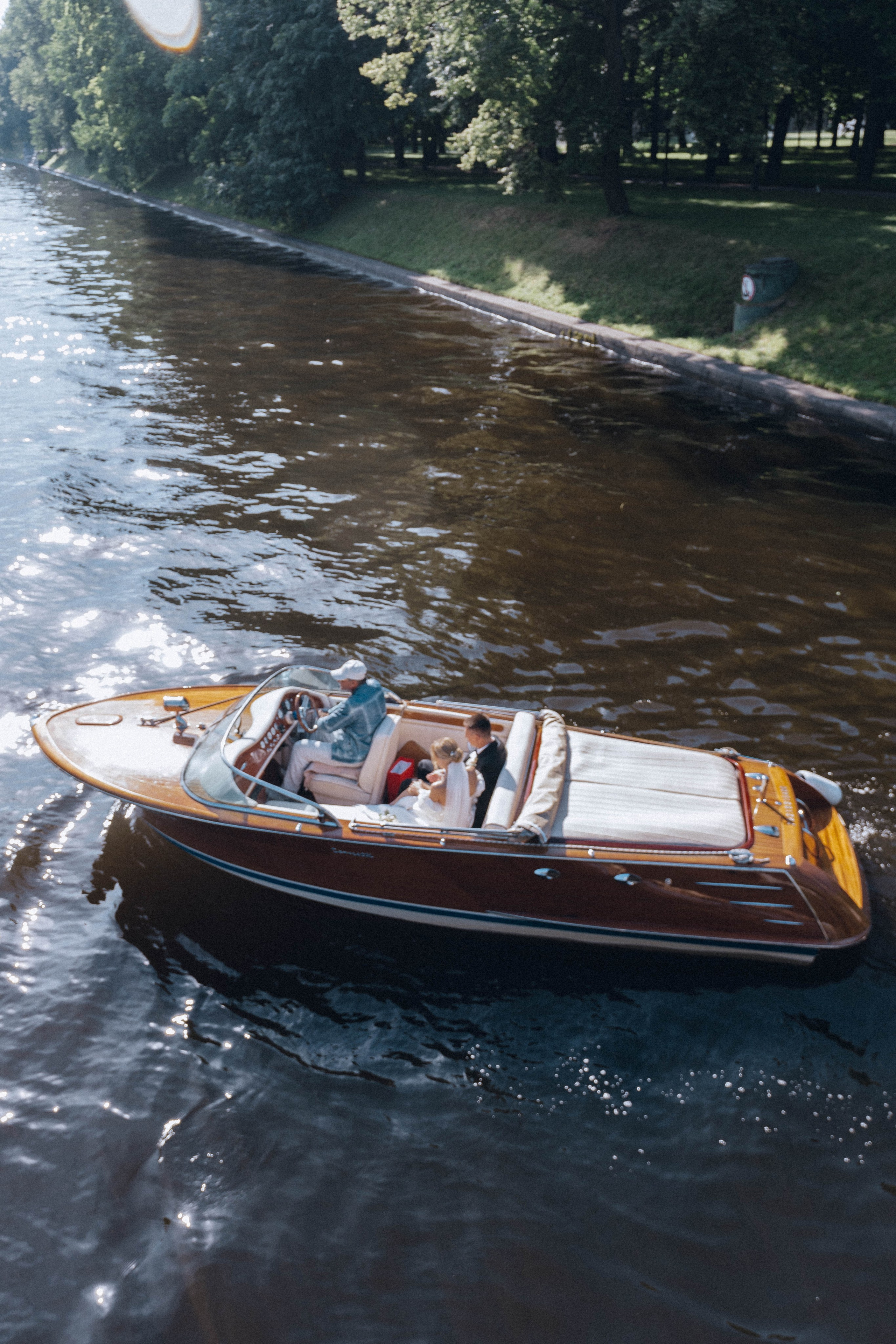 СВАДЕНБНАЯ СЬЕМКА НА КАТЕРЕ ПО КАНАЛАМ САНКТ-ПЕТЕРБУРГА И В АКВАТОРИИ НЕВЫ. Профессиональный фотограф, Санкт-Петербург — Виктория Богомолова