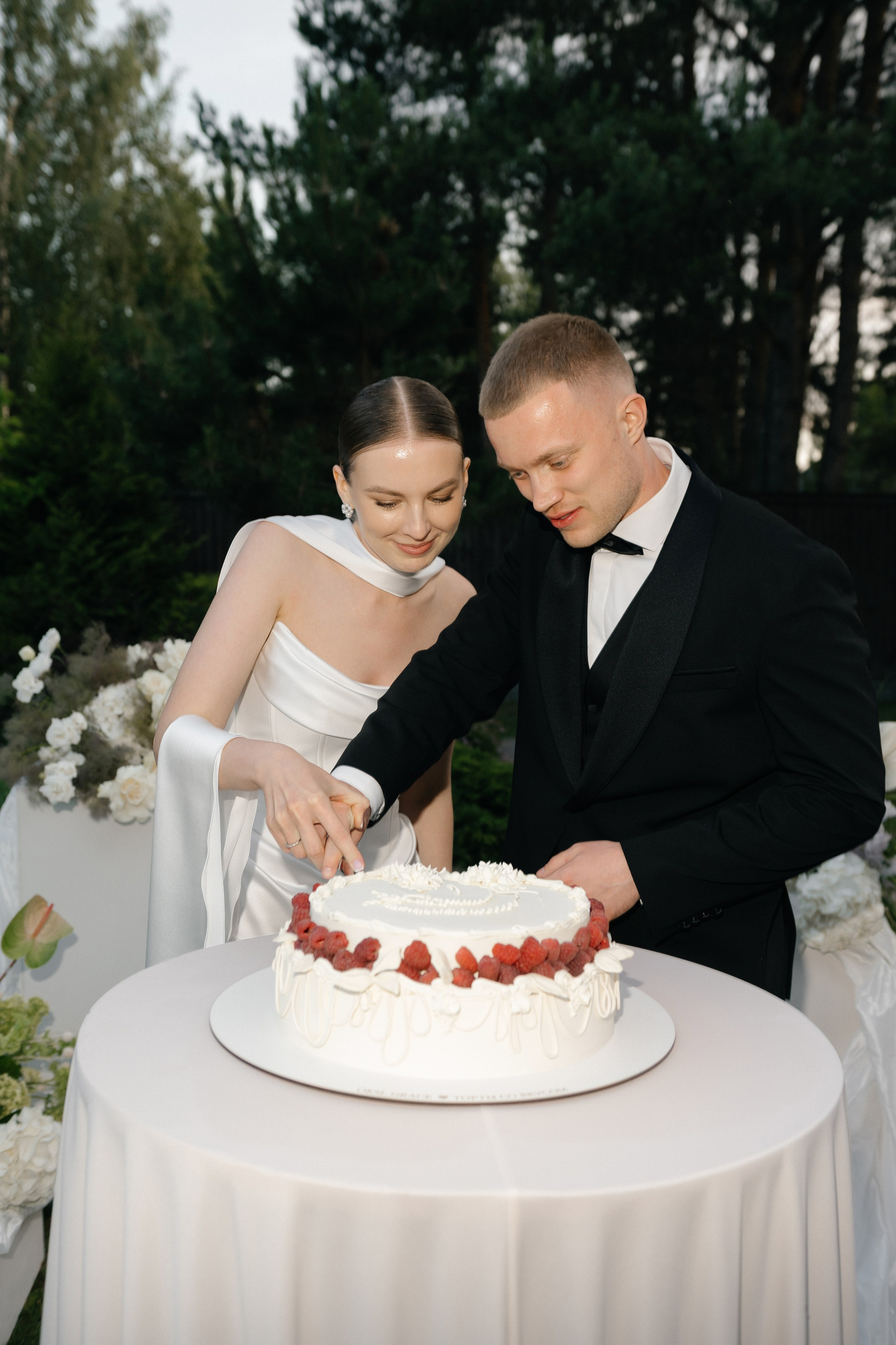 Wedding day in DELICE CHALET. Wedding PHOTOGRAPHER Andrew Vnukov