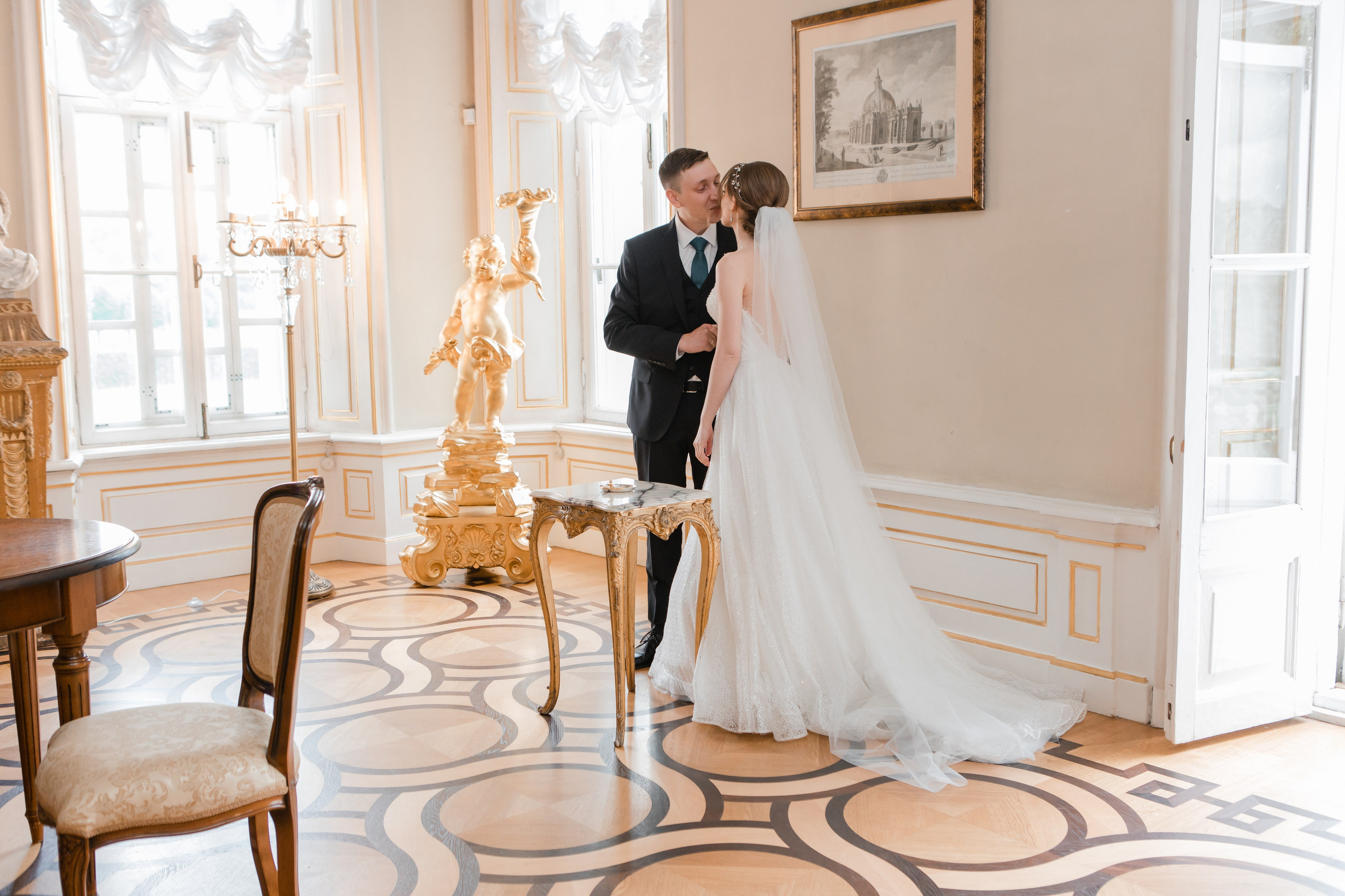 Свадебная фотосъемка Евгения и Натальи. Свадебные фотографии. Видеосъемка и фотосъемка свадеб. Фотограф и оператор на свадьбу. Видеосъемка подкастов, собственная видео-фотостудии. Предметная фотосъемка