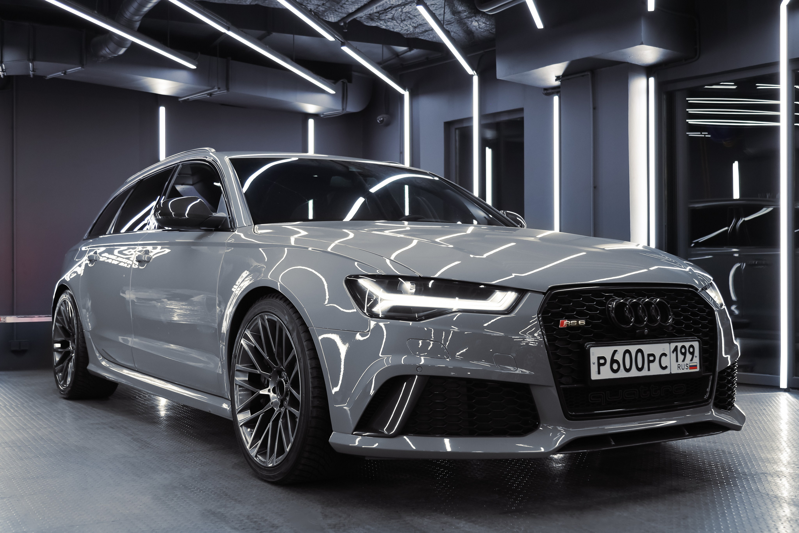 2017 AUDI RS6. Mixturecaptures